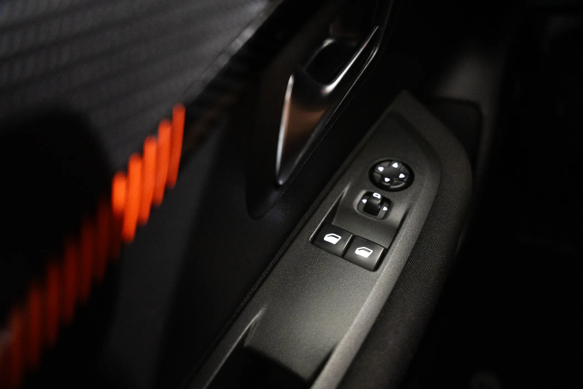 Peugeot 208 1.2 PureTech Allure EAT8 25