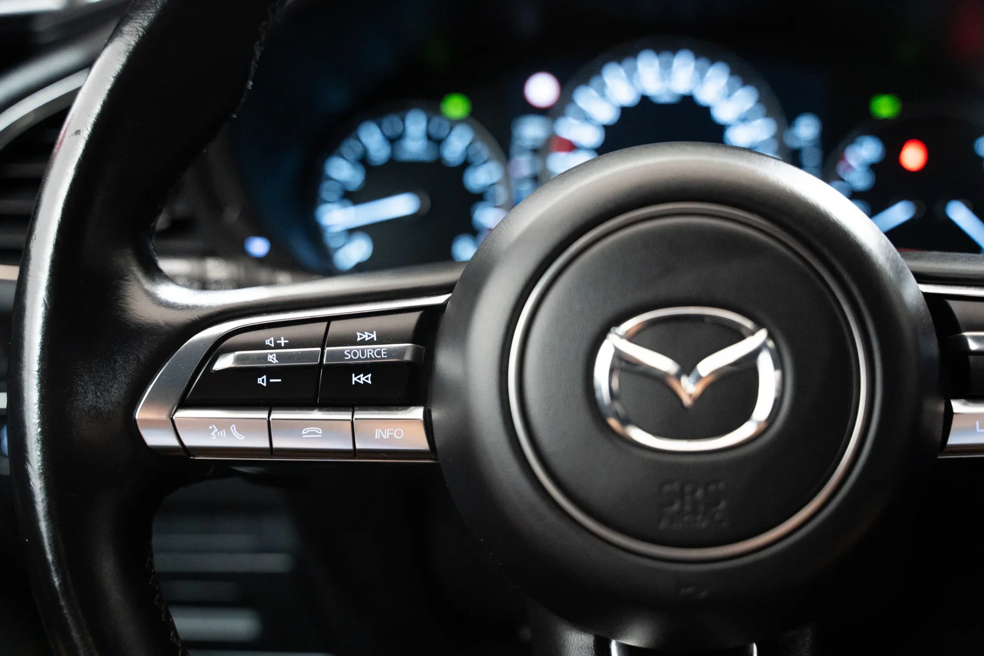 Mazda 3 Hatchback 2.0 e-Skyactiv-G Exclusive-line AT 23