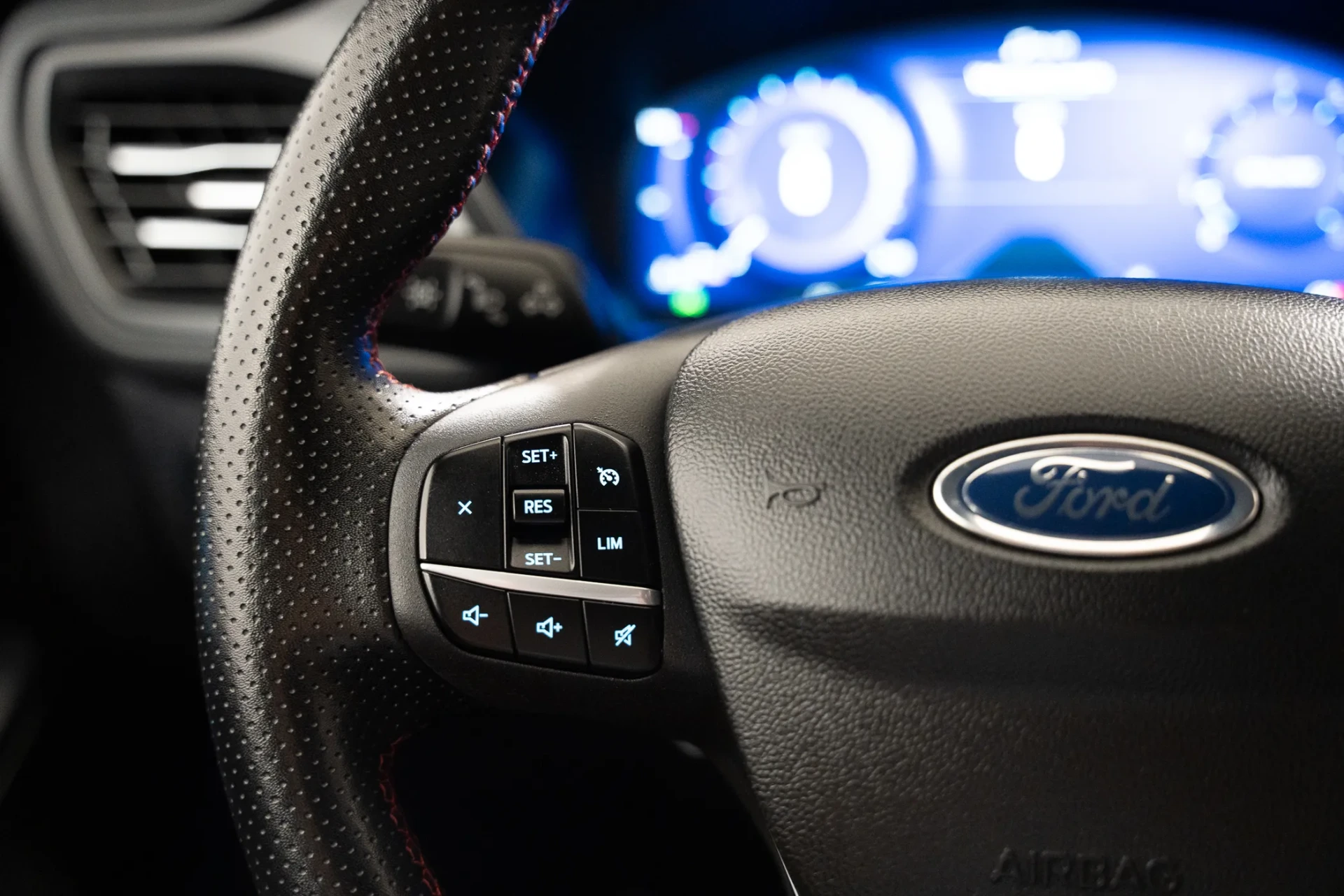 Ford Kuga 1.5 EcoBoost ST-Line 12