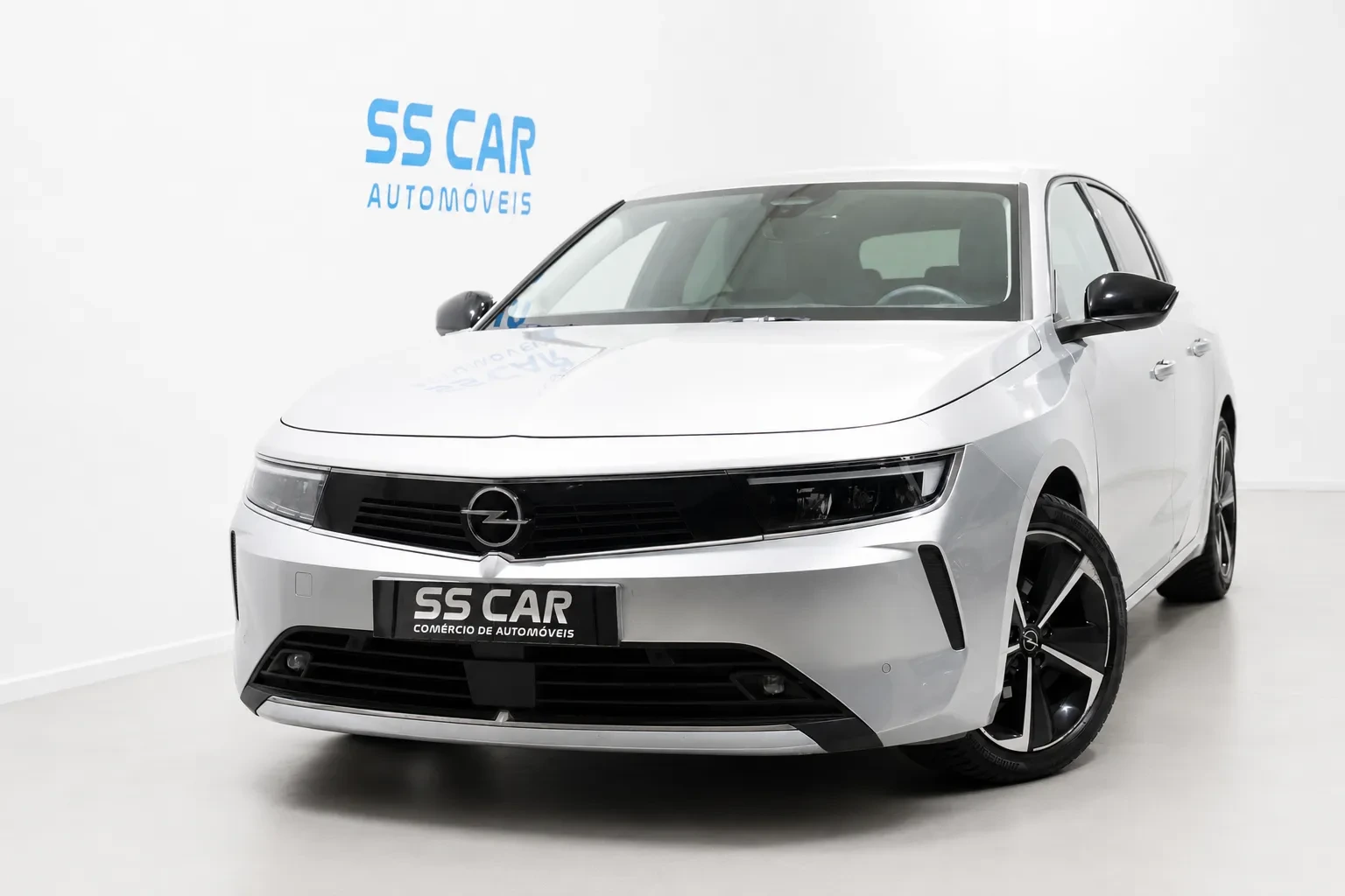 Opel Astra 1.2 T Elegance 1