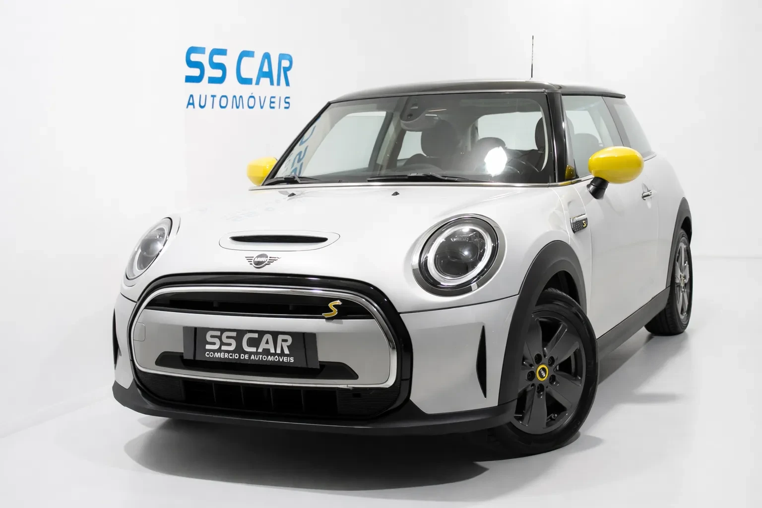 MINI 3 Portas Cooper SE Premium Essential 1