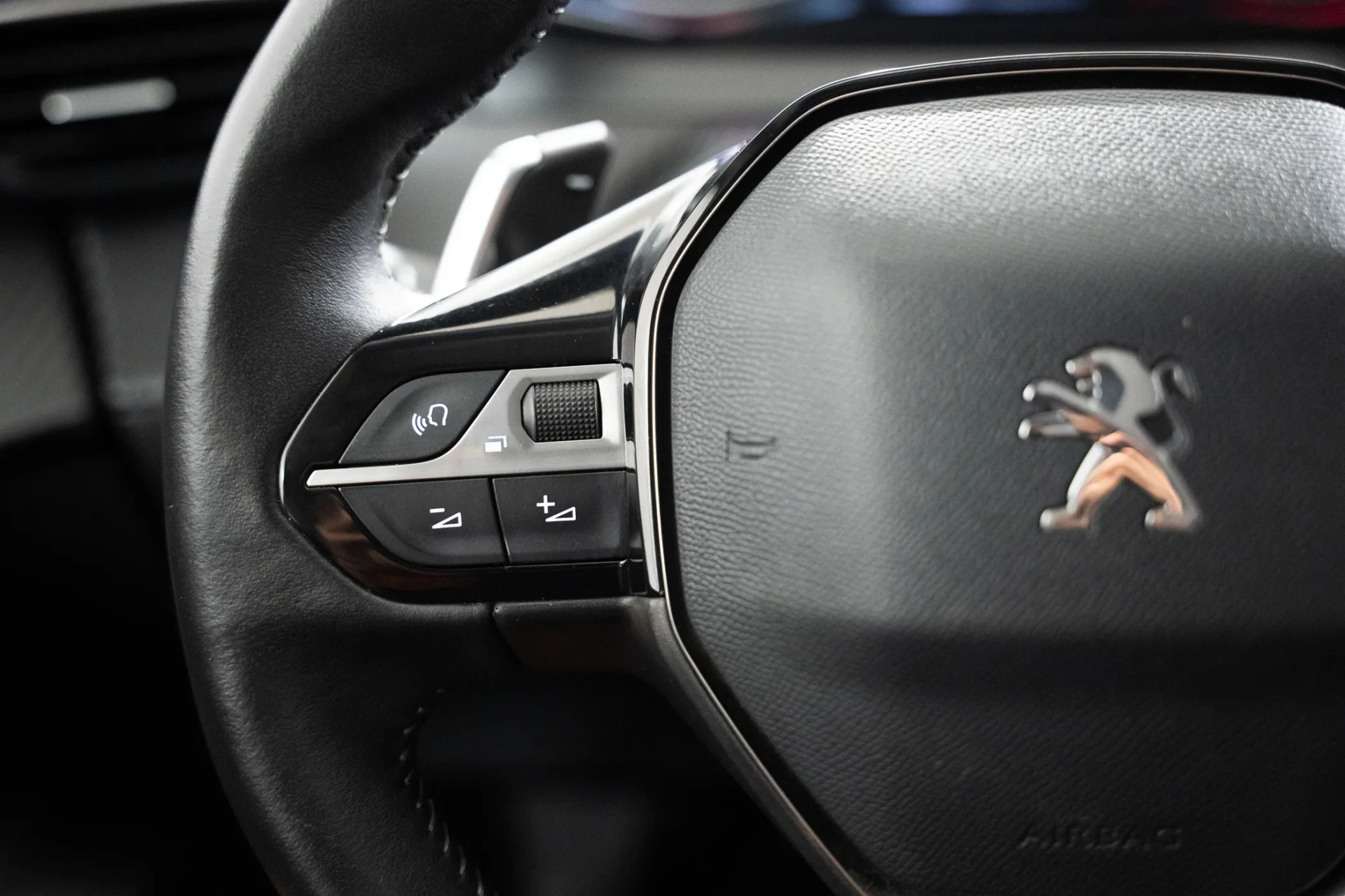 Peugeot 2008 1.2 PureTech Active EAT8 15