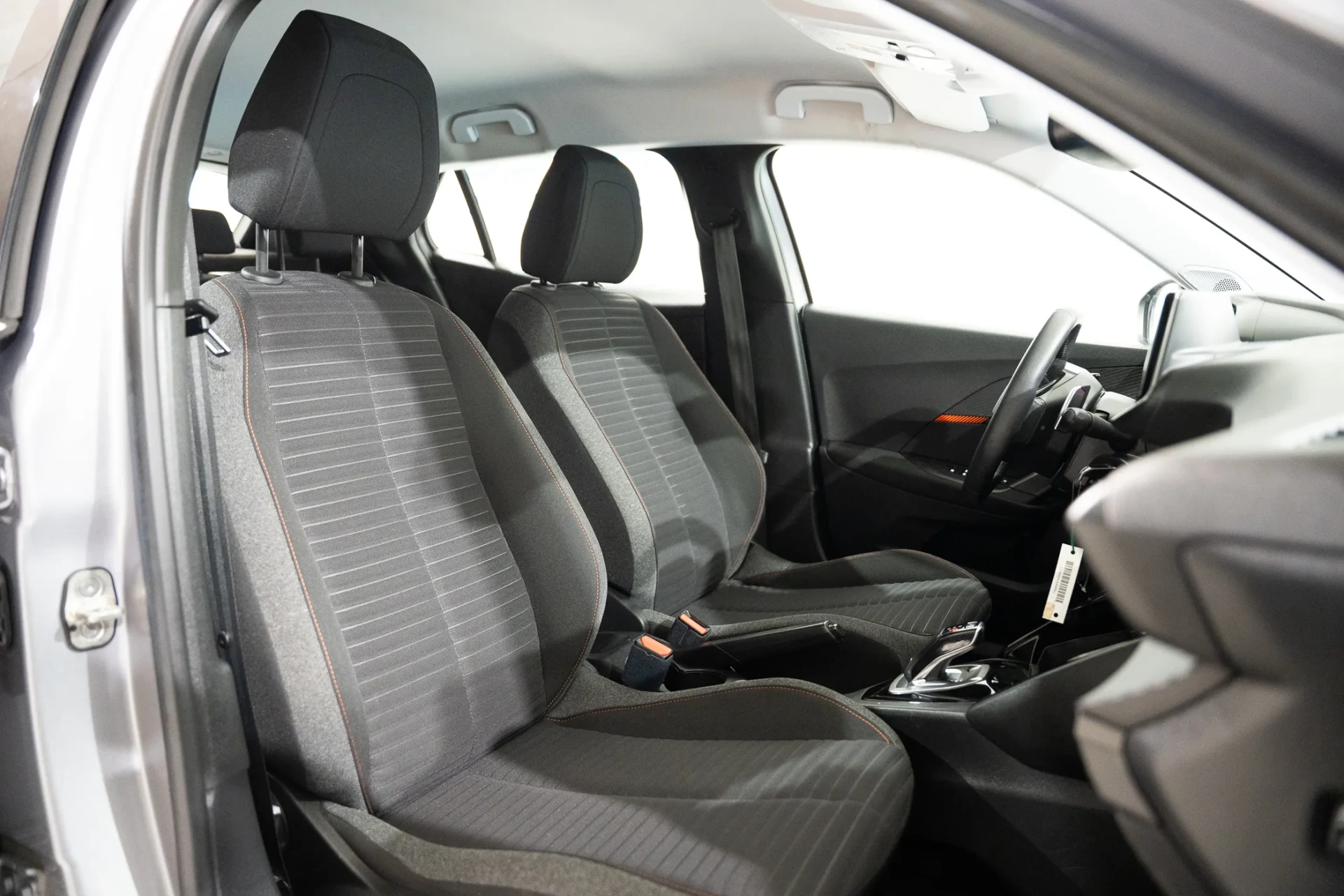 Peugeot 2008 1.2 PureTech Active EAT8 26