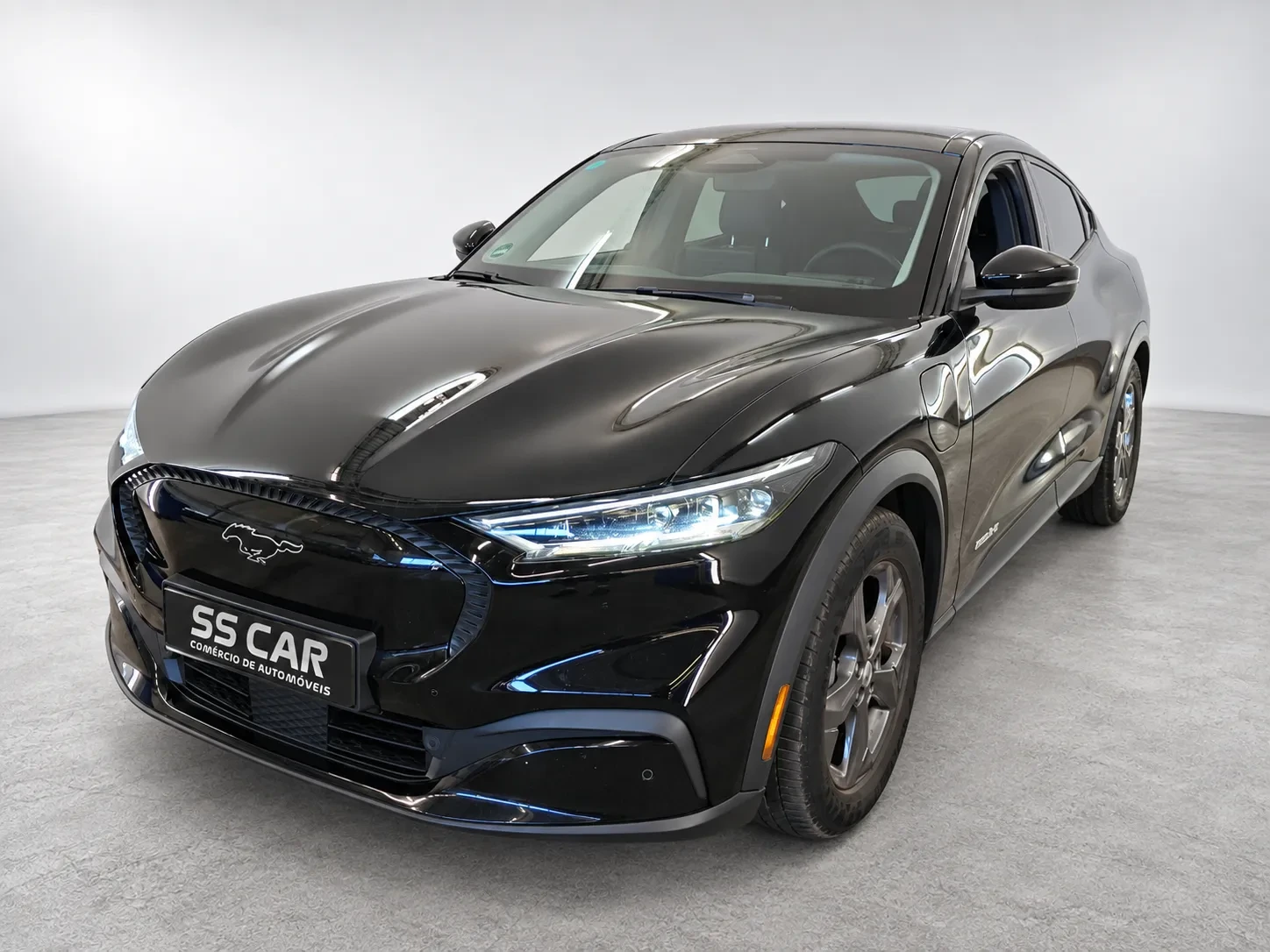Ford Mustang Mach-E 75.7 kWh Base 1