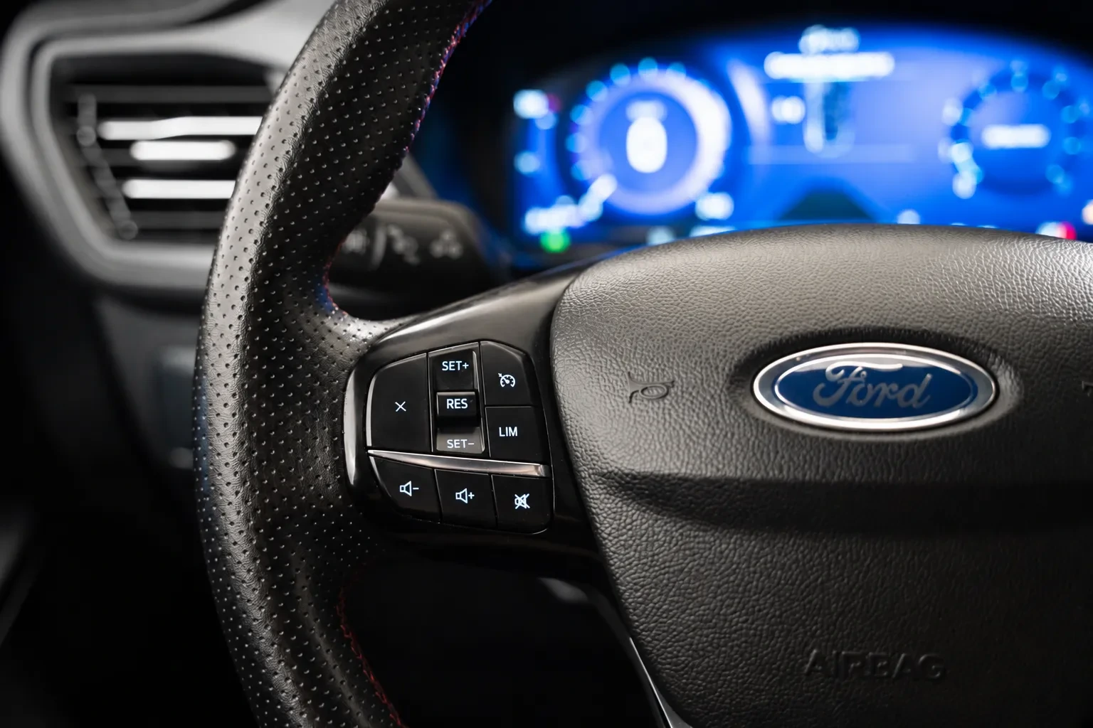 Ford Kuga 1.5 EcoBoost ST-Line 13