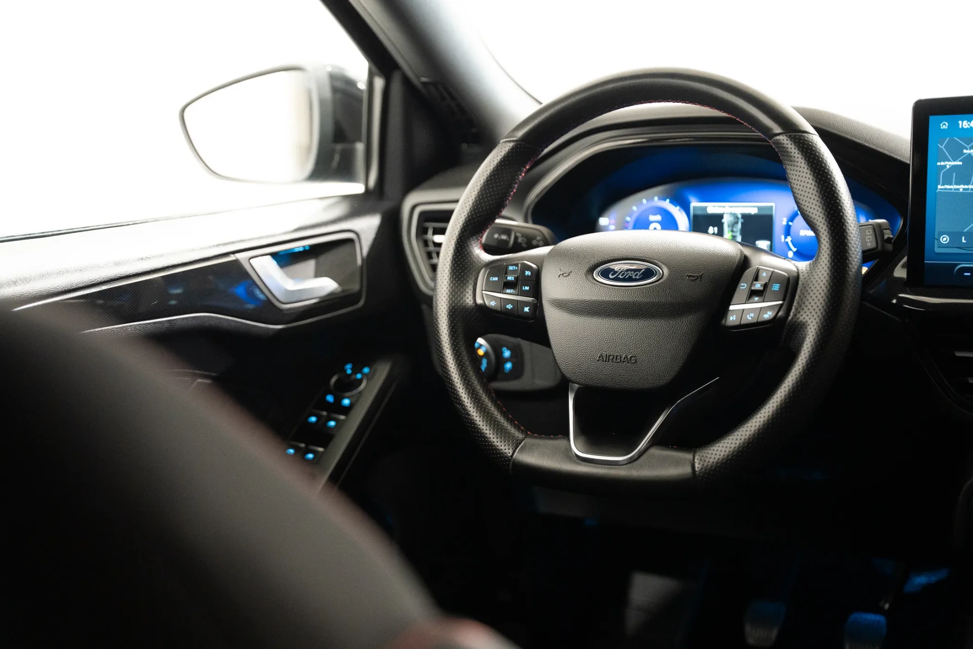 Ford Focus SW 1.0 EcoBoost MHEV ST-Line X 10