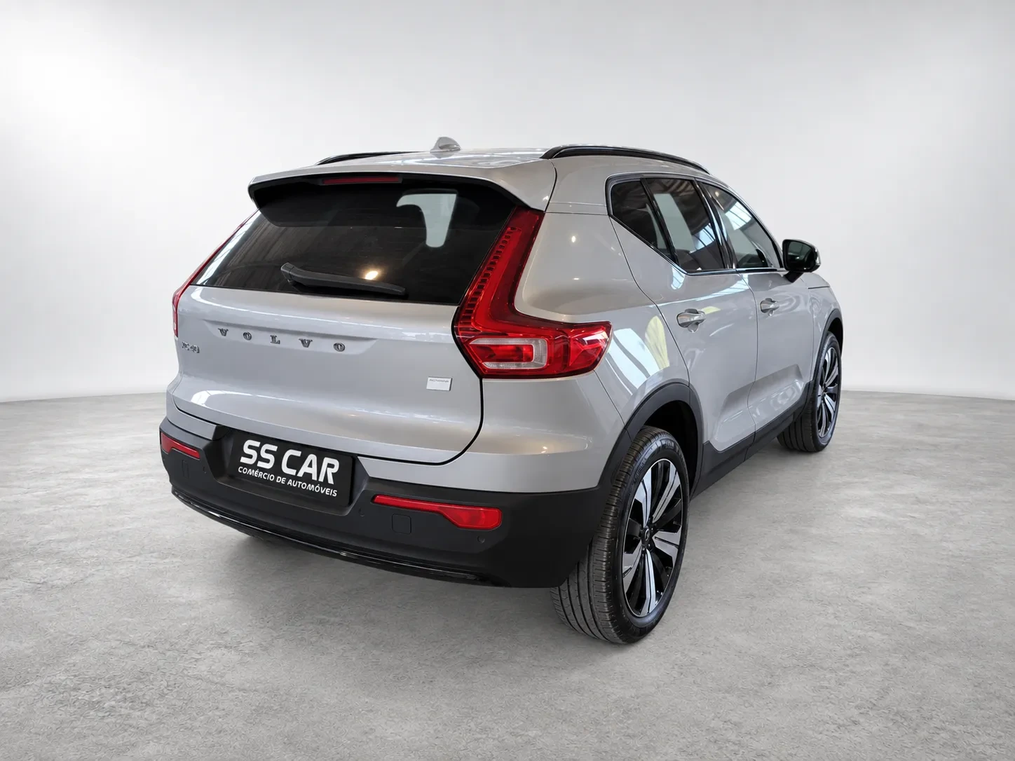 Volvo XC 40 Recharge Plus 2