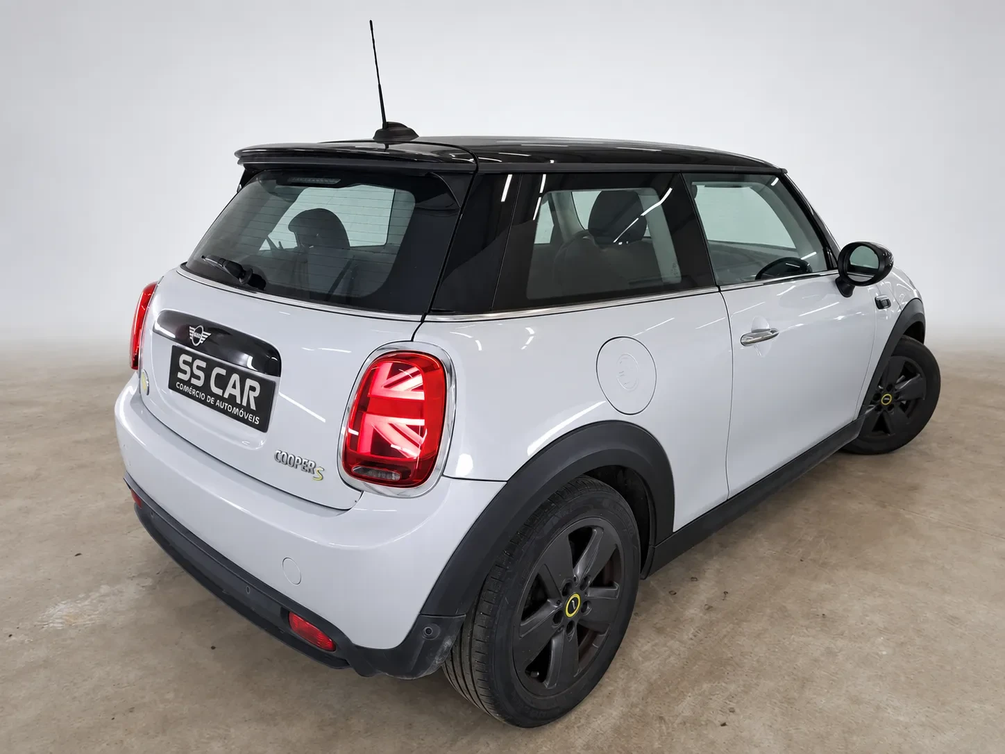 MINI 3 Portas Cooper SE 2