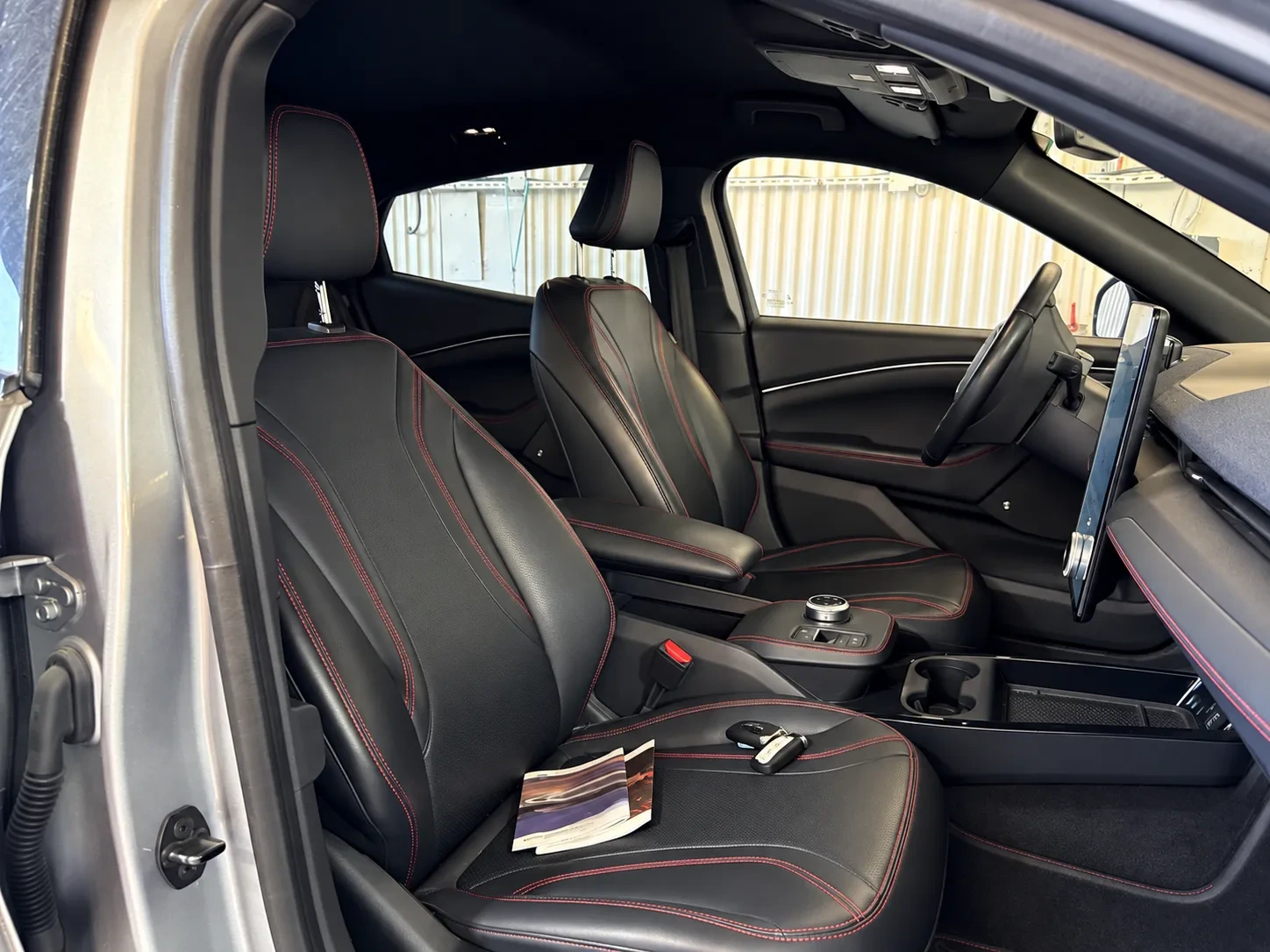 Ford Mustang Mach-E 75.7 kWh Base 4