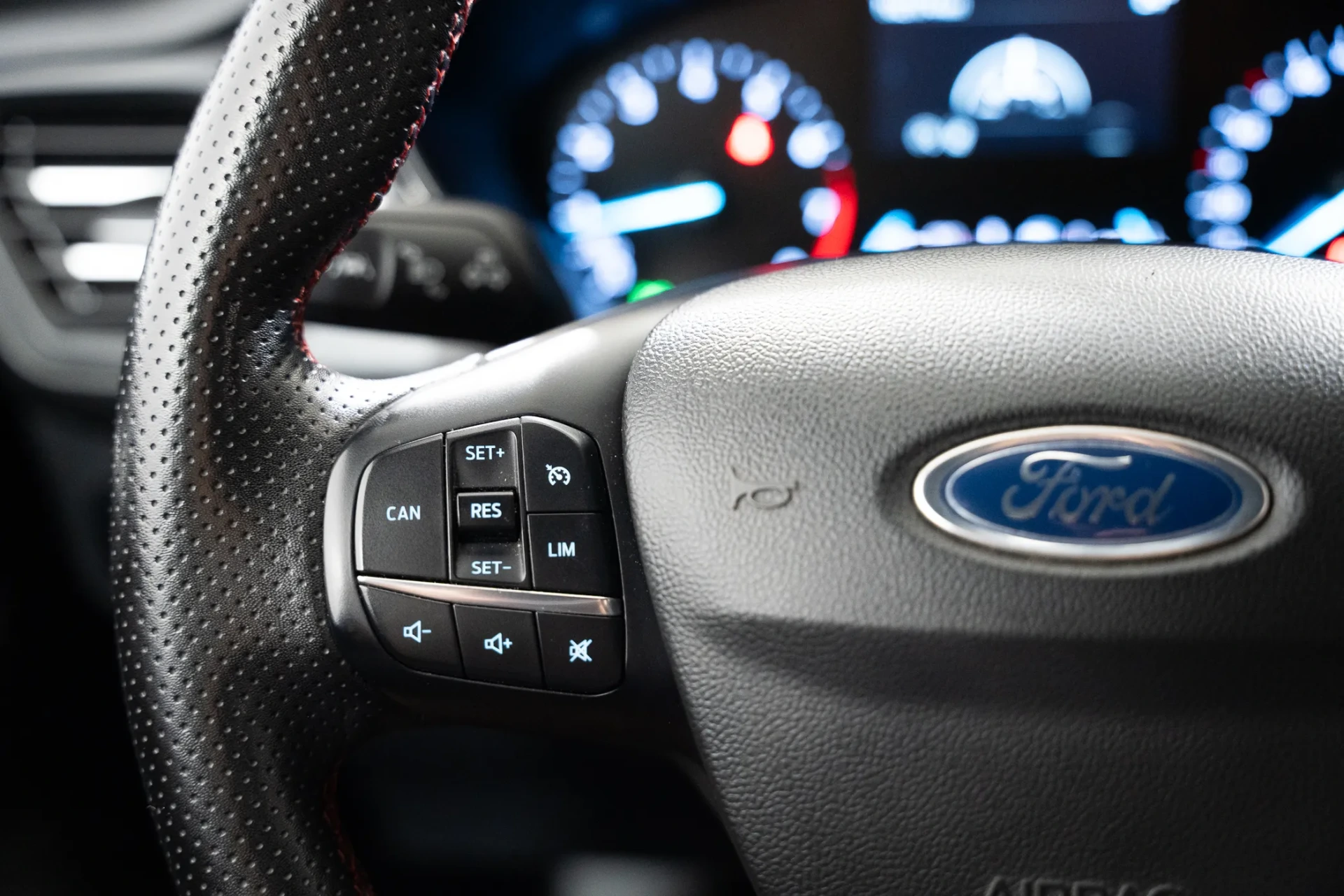 Ford Focus SW 1.0 EcoBoost MHEV ST-Line 13