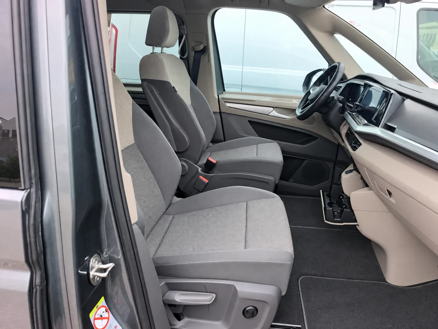 Volkswagen Multivan 2.0 TDI Life DSG 3