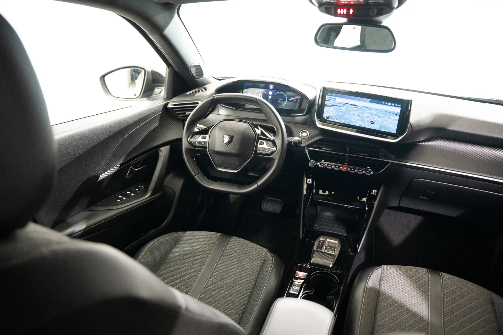 Peugeot e-2008 54 kWh Allure 9