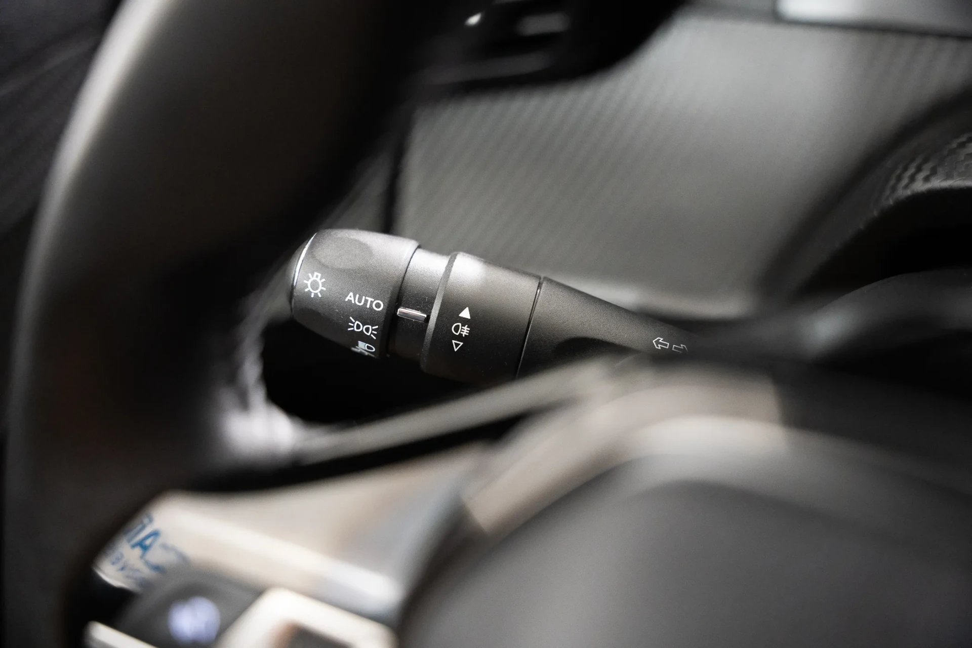 Peugeot e-2008 54 kWh Allure 12