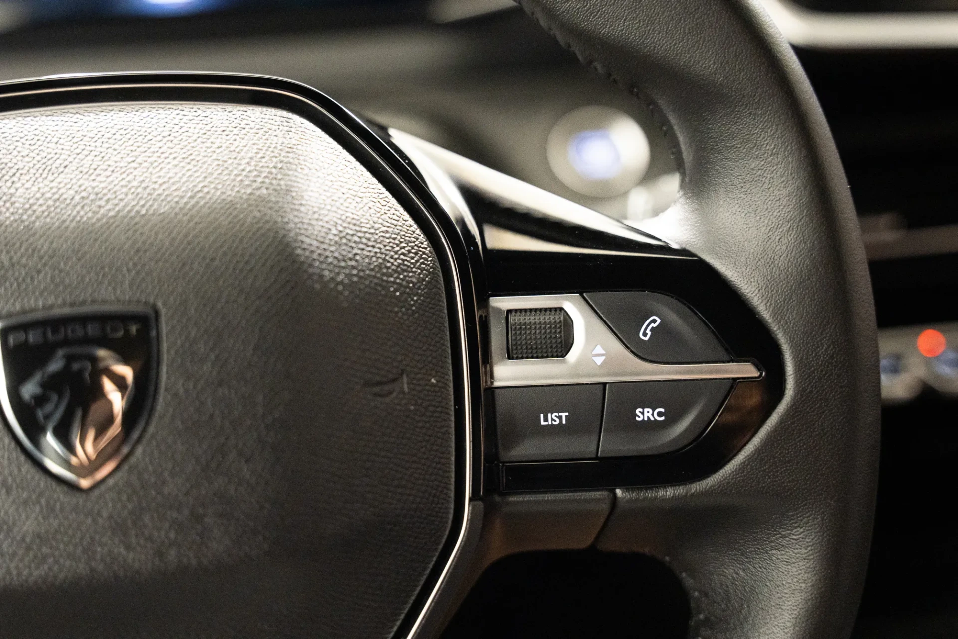 Peugeot e-2008 54 kWh Allure 15