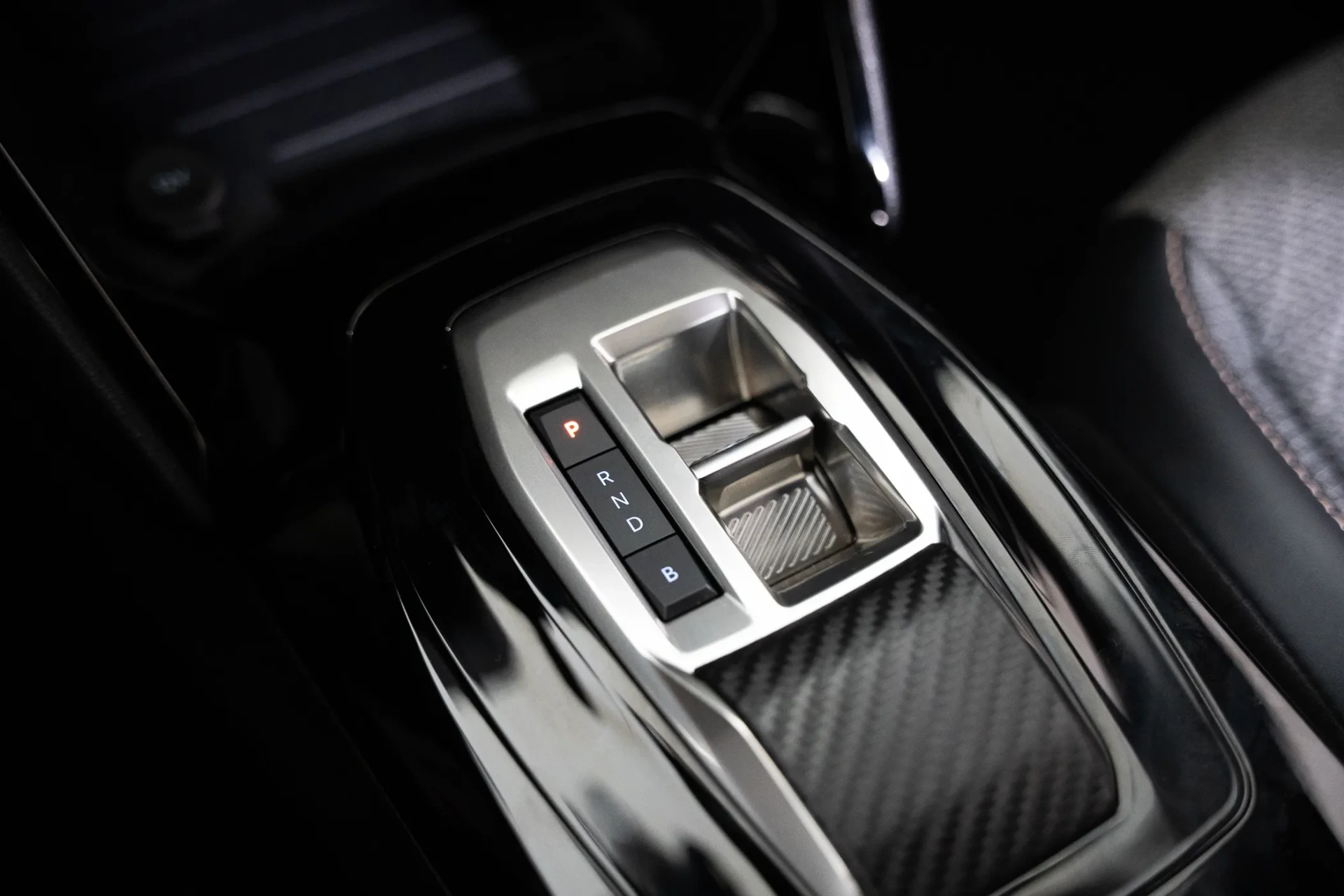 Peugeot e-2008 54 kWh Allure 24