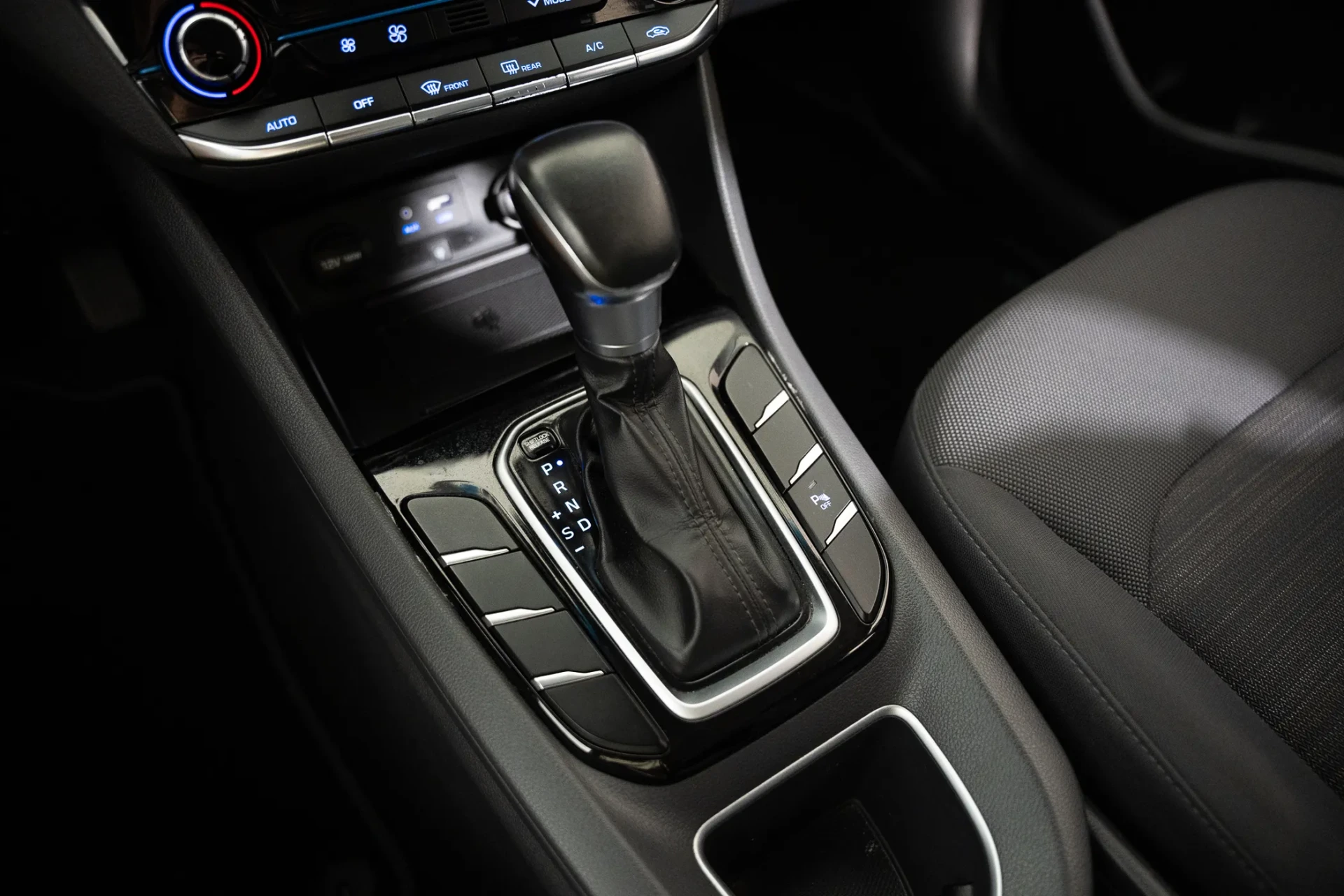 Hyundai Ioniq 1.6 GDI HEV Pack Plus 27
