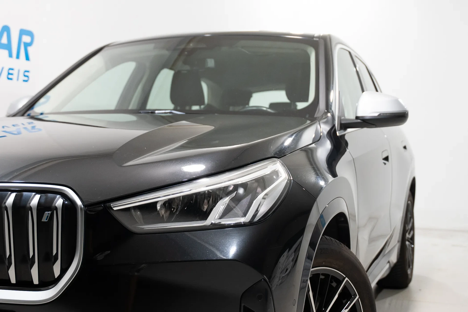 BMW iX1 xDrive30 xLine 4