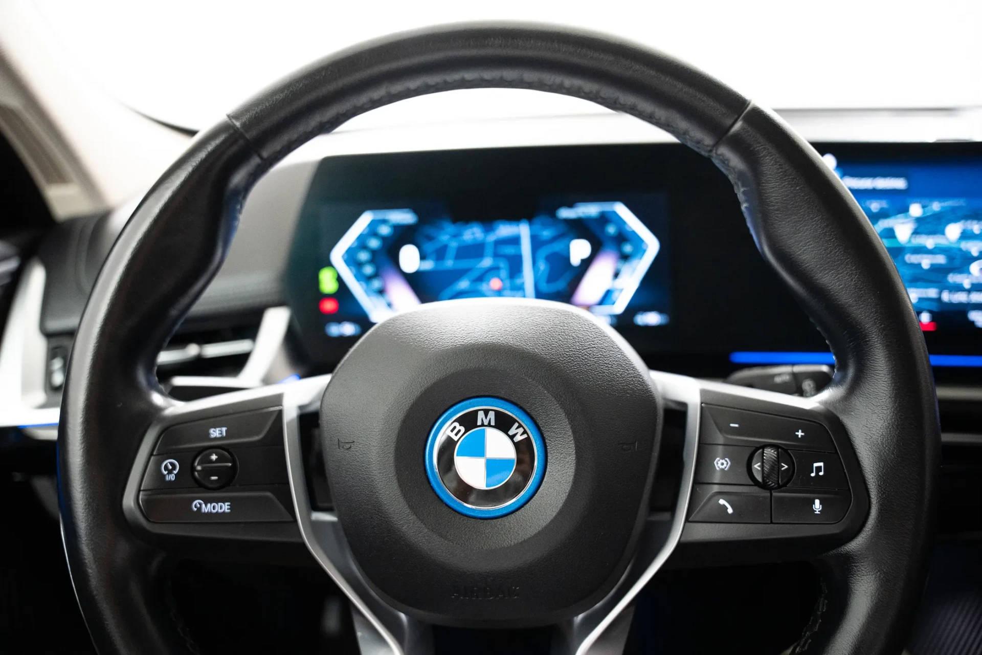 BMW iX1 xDrive30 xLine 17