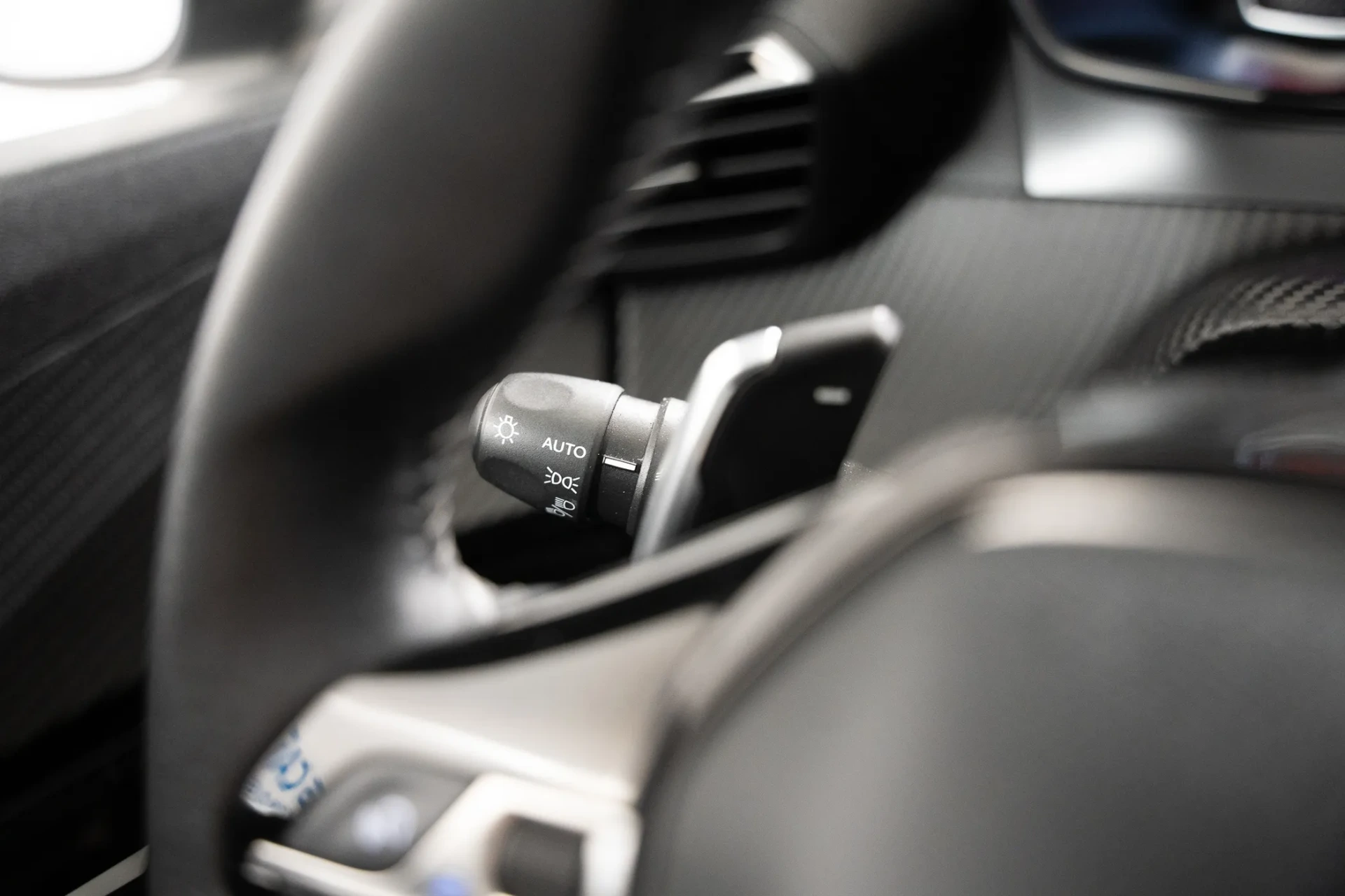 Peugeot 2008 1.2 PureTech Active EAT8 12