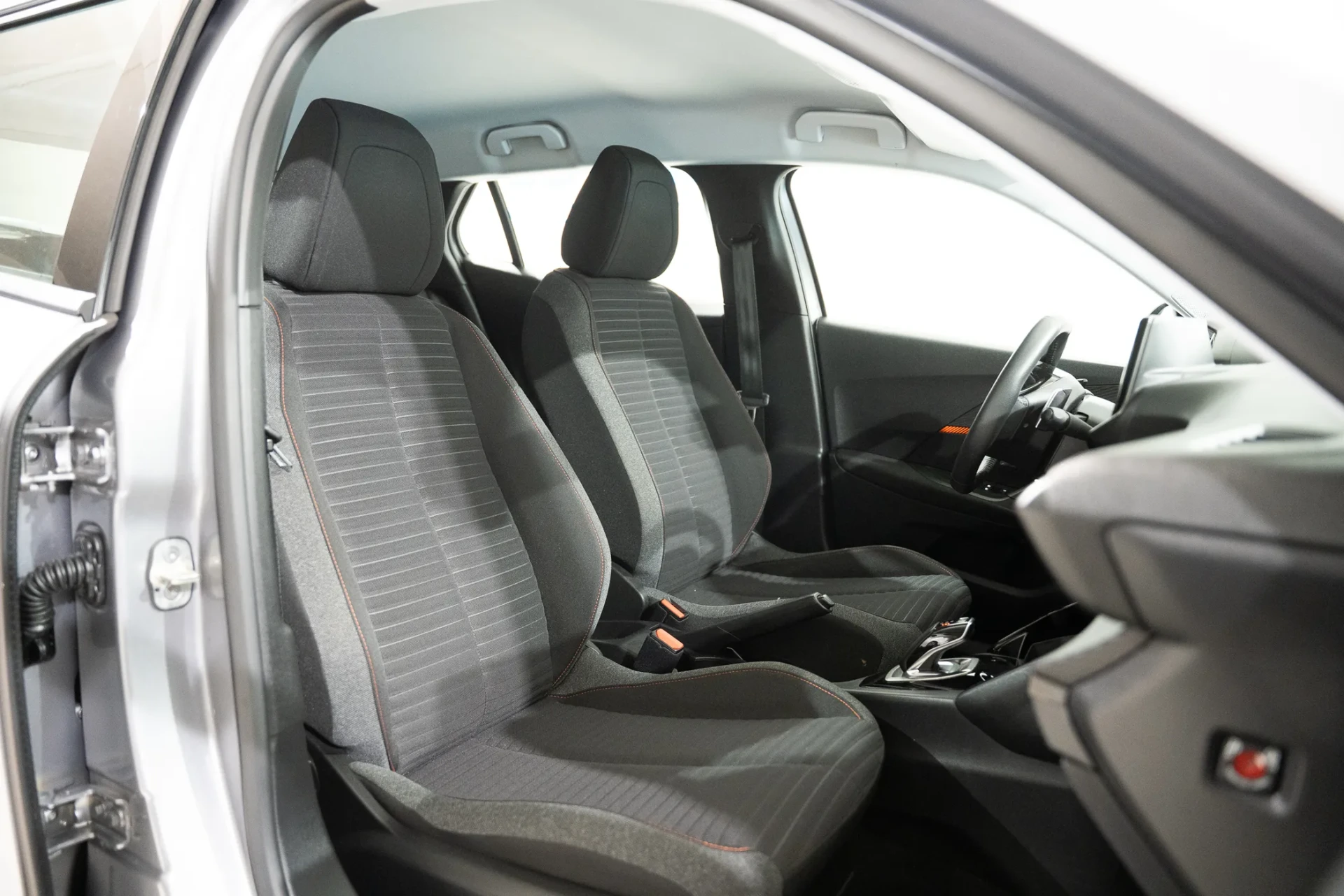 Peugeot 2008 1.2 PureTech Active EAT8 26