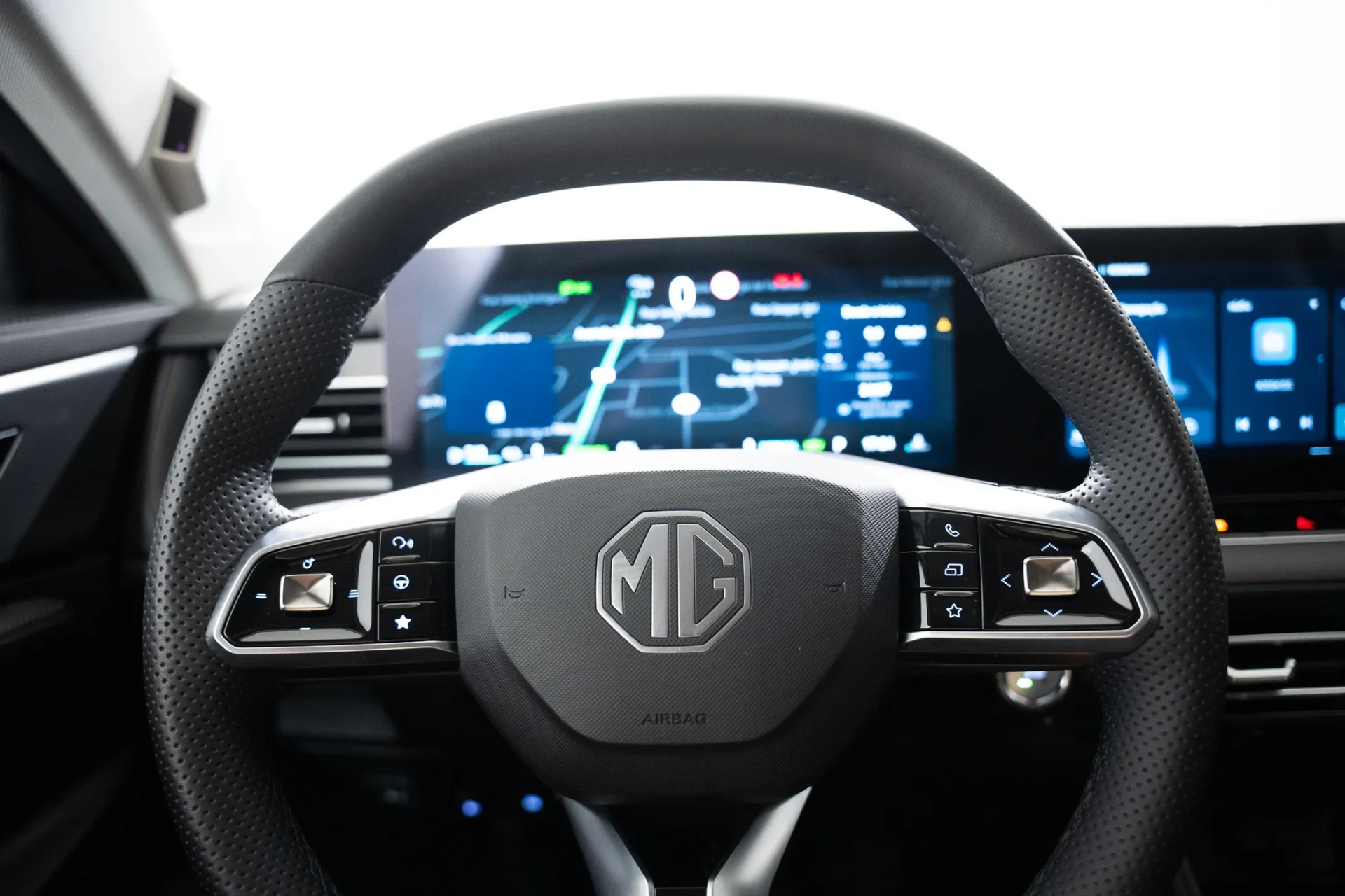 MG HS 1.5 Plug-in Hybrid Luxury 14
