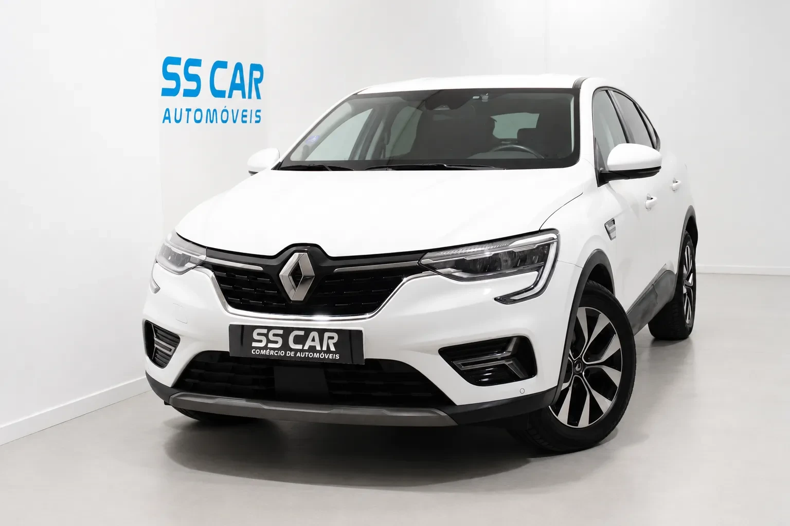 Renault Arkana 1.6 E-Tech Business 1