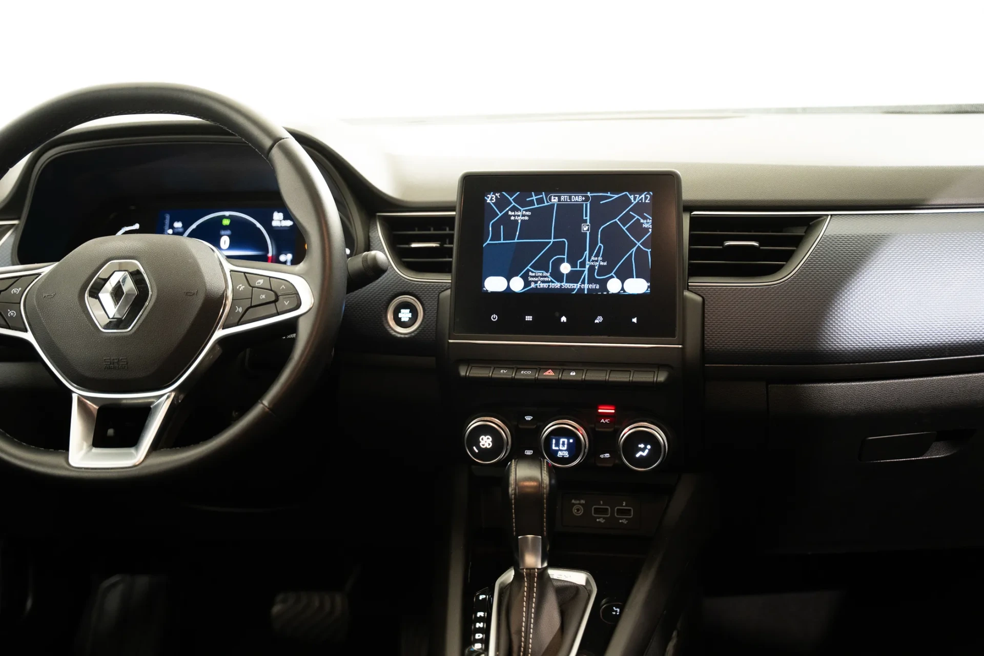 Renault Arkana 1.6 E-Tech Business 11