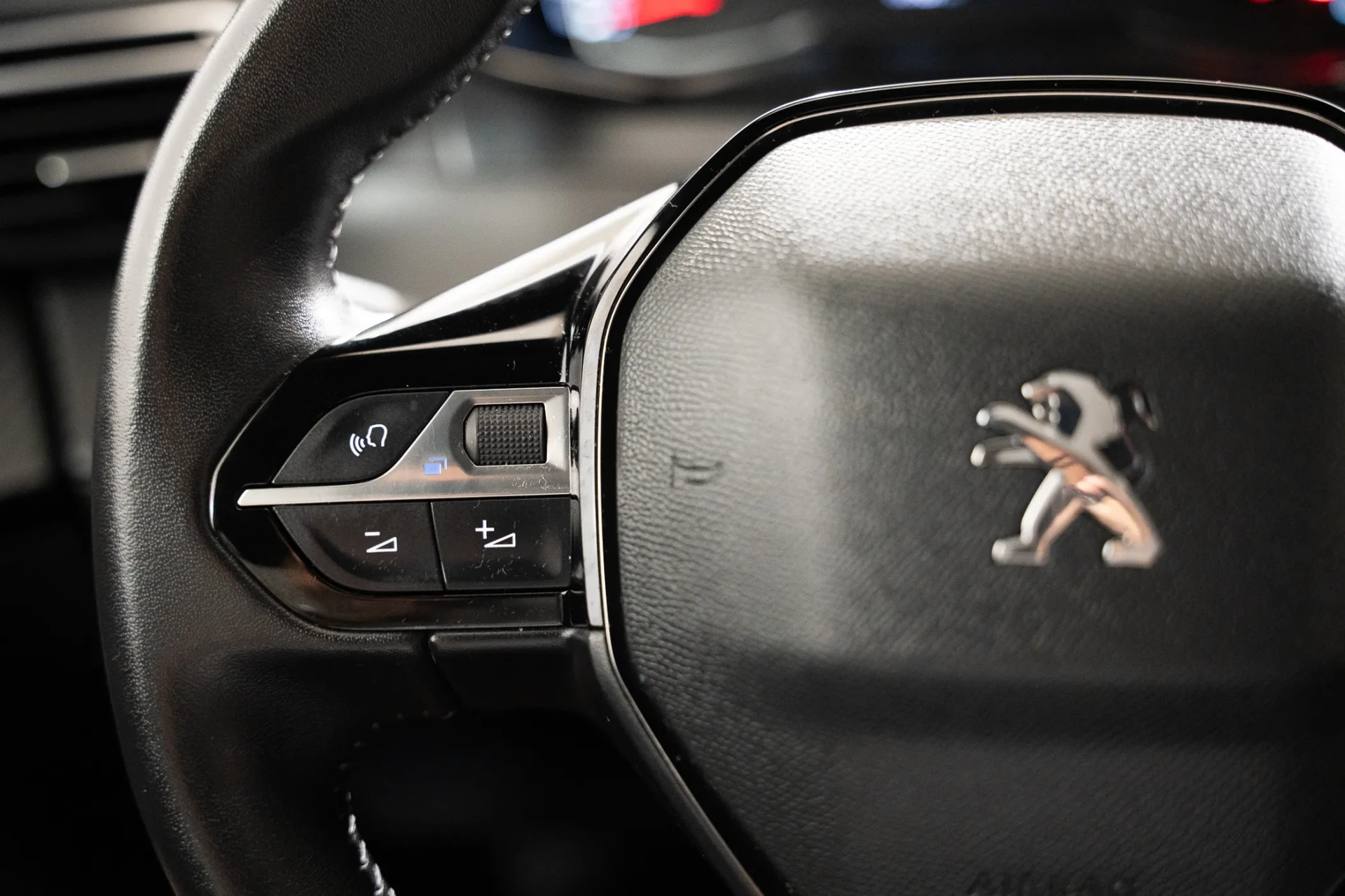 Peugeot 2008 1.2 PureTech Active Pack 14