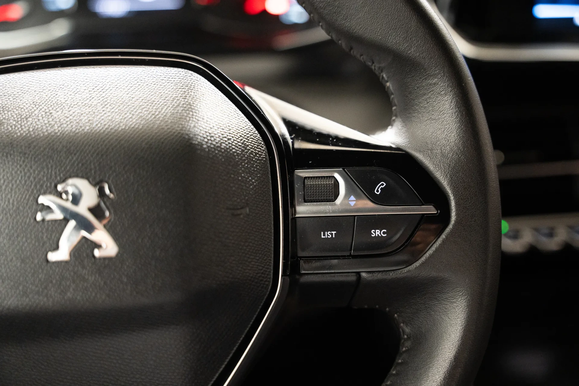 Peugeot 2008 1.2 PureTech Active Pack 16