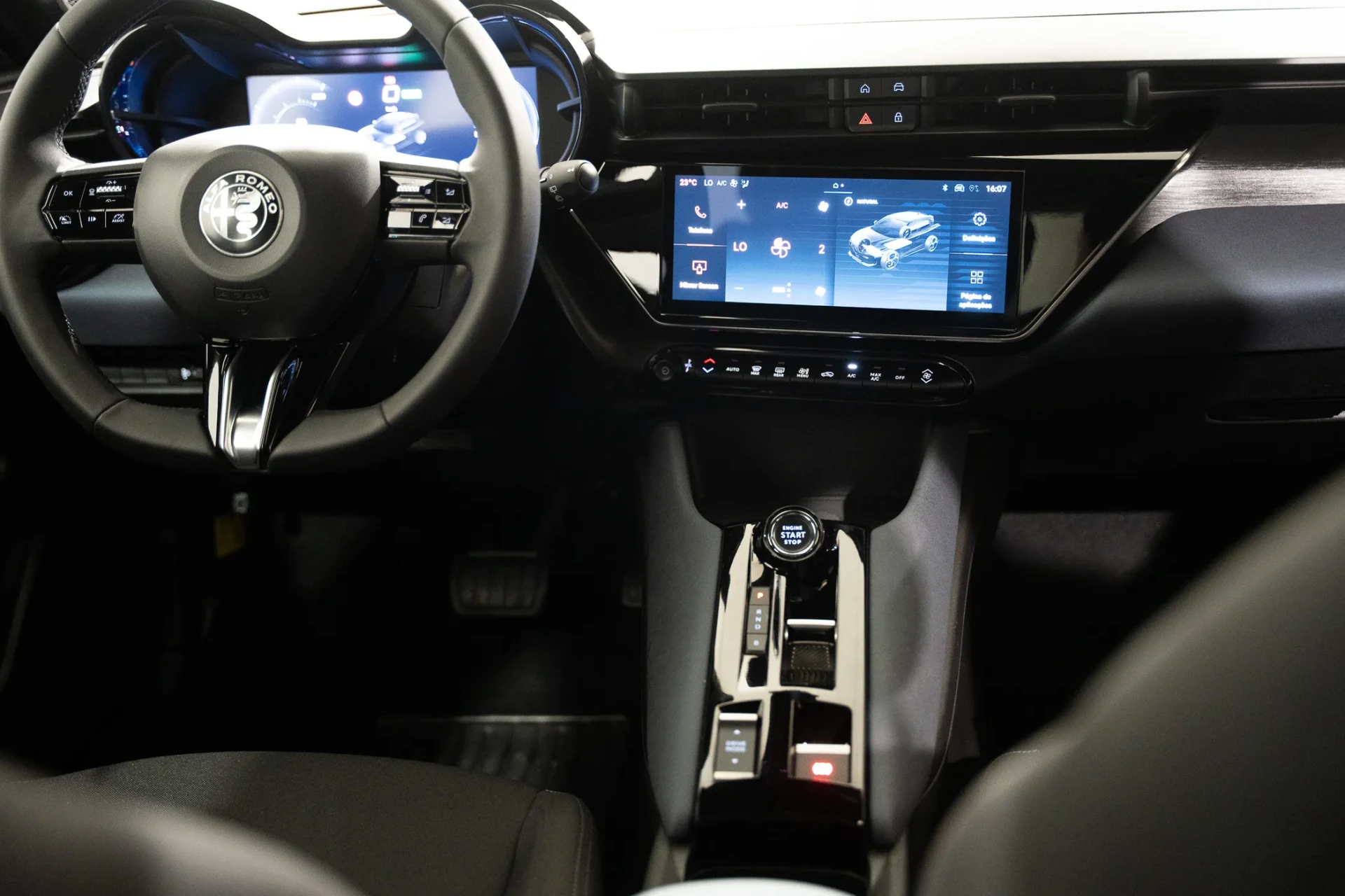Alfa Romeo Junior 54 kWh Intensa 11