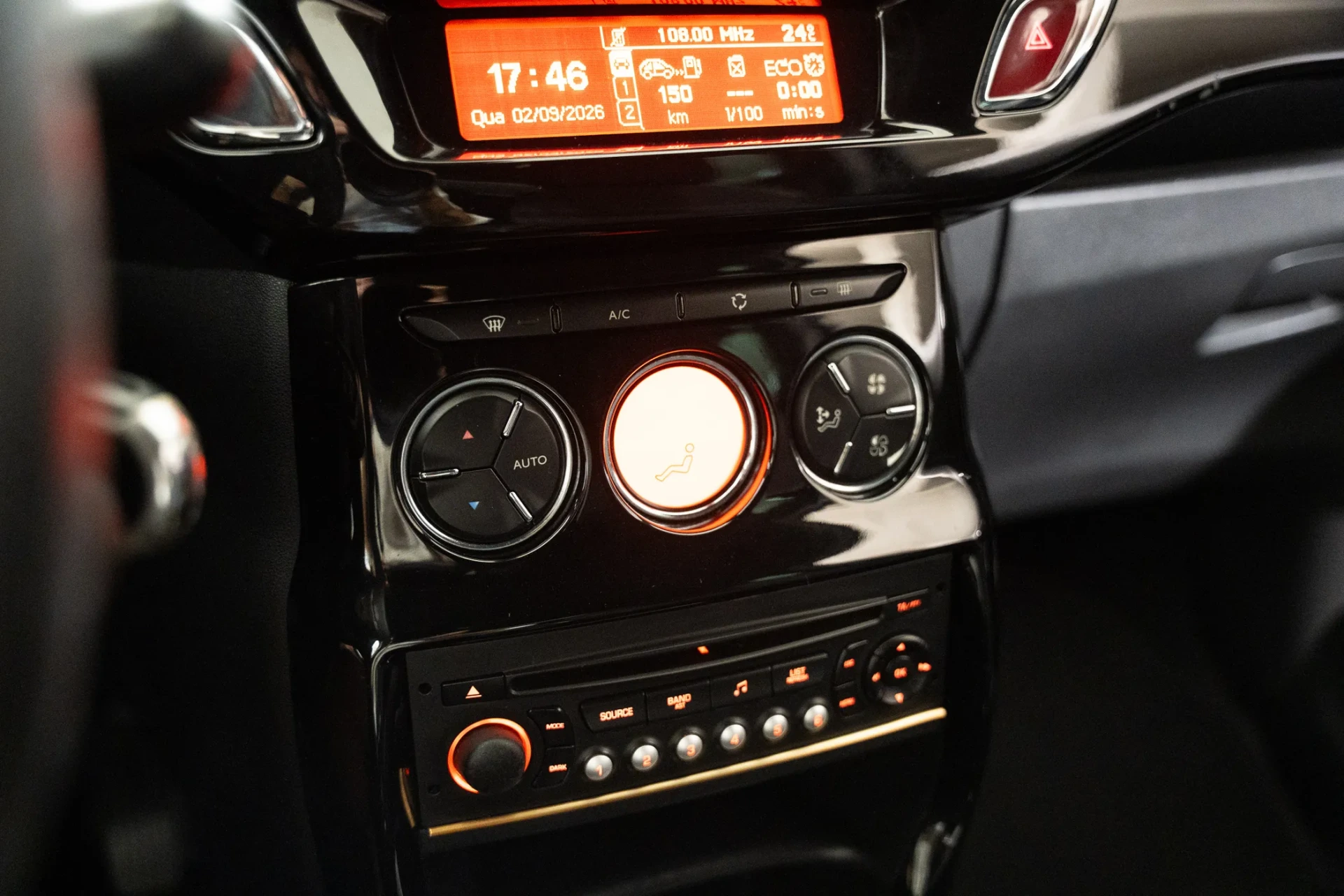Citroen DS3 1.6 e-HDi So Chic 15