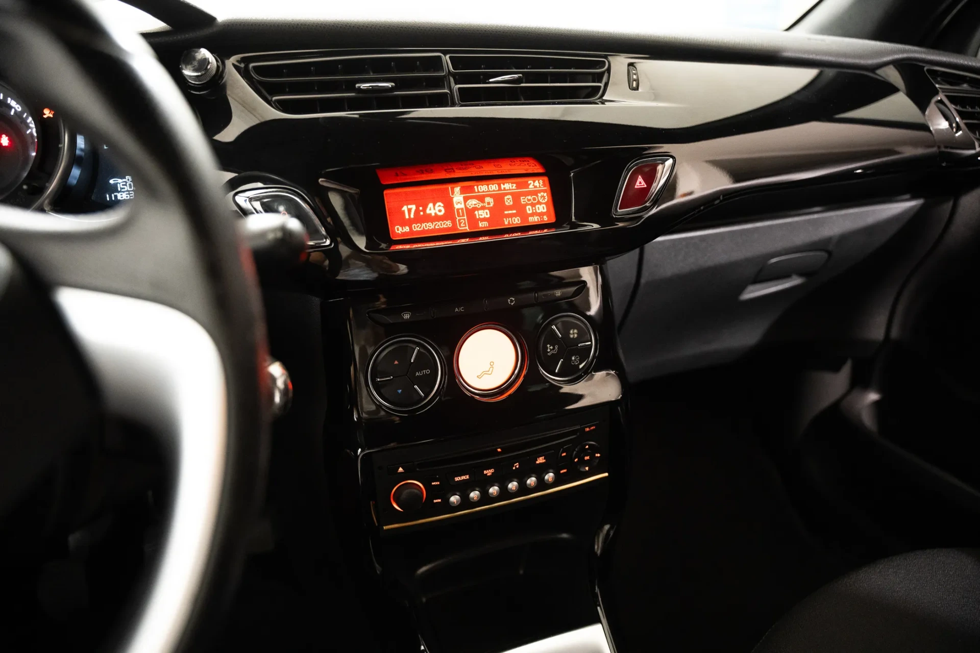 Citroen DS3 1.6 e-HDi So Chic 16