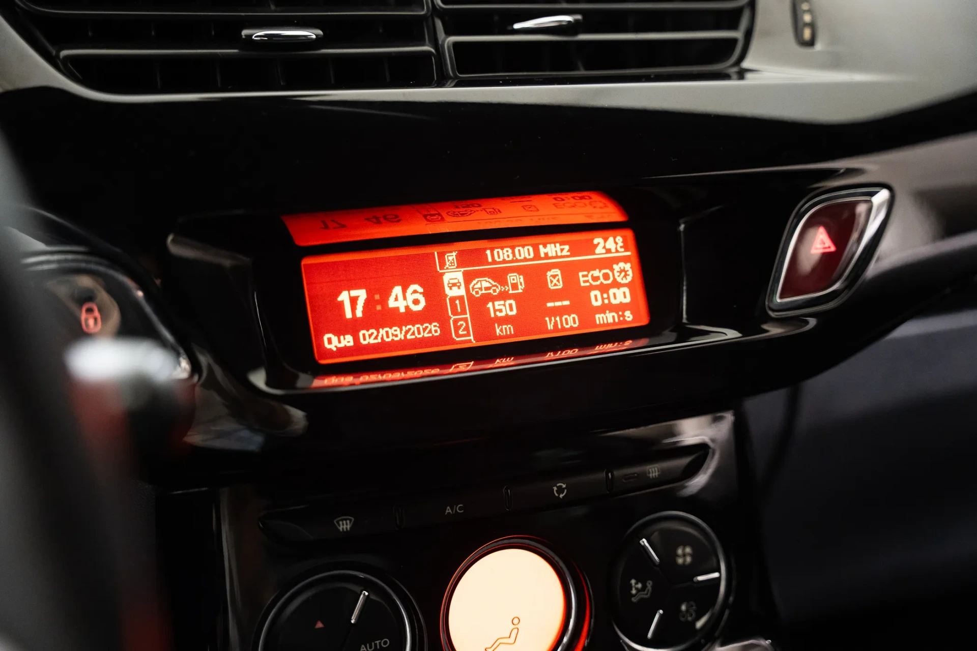 Citroen DS3 1.6 e-HDi So Chic 17