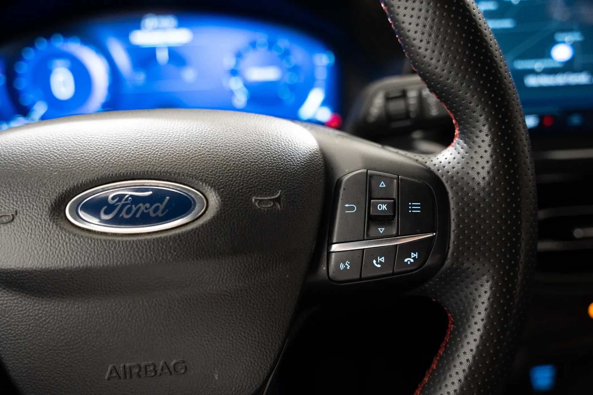Ford Focus 1.0 EcoBoost MHEV ST-Line 15