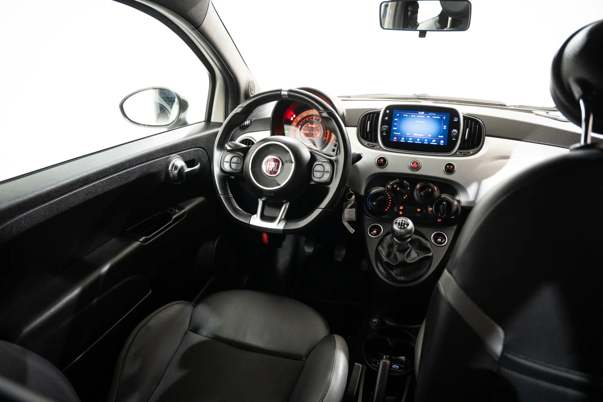 Fiat 500 1.0 Hybrid Connect 9