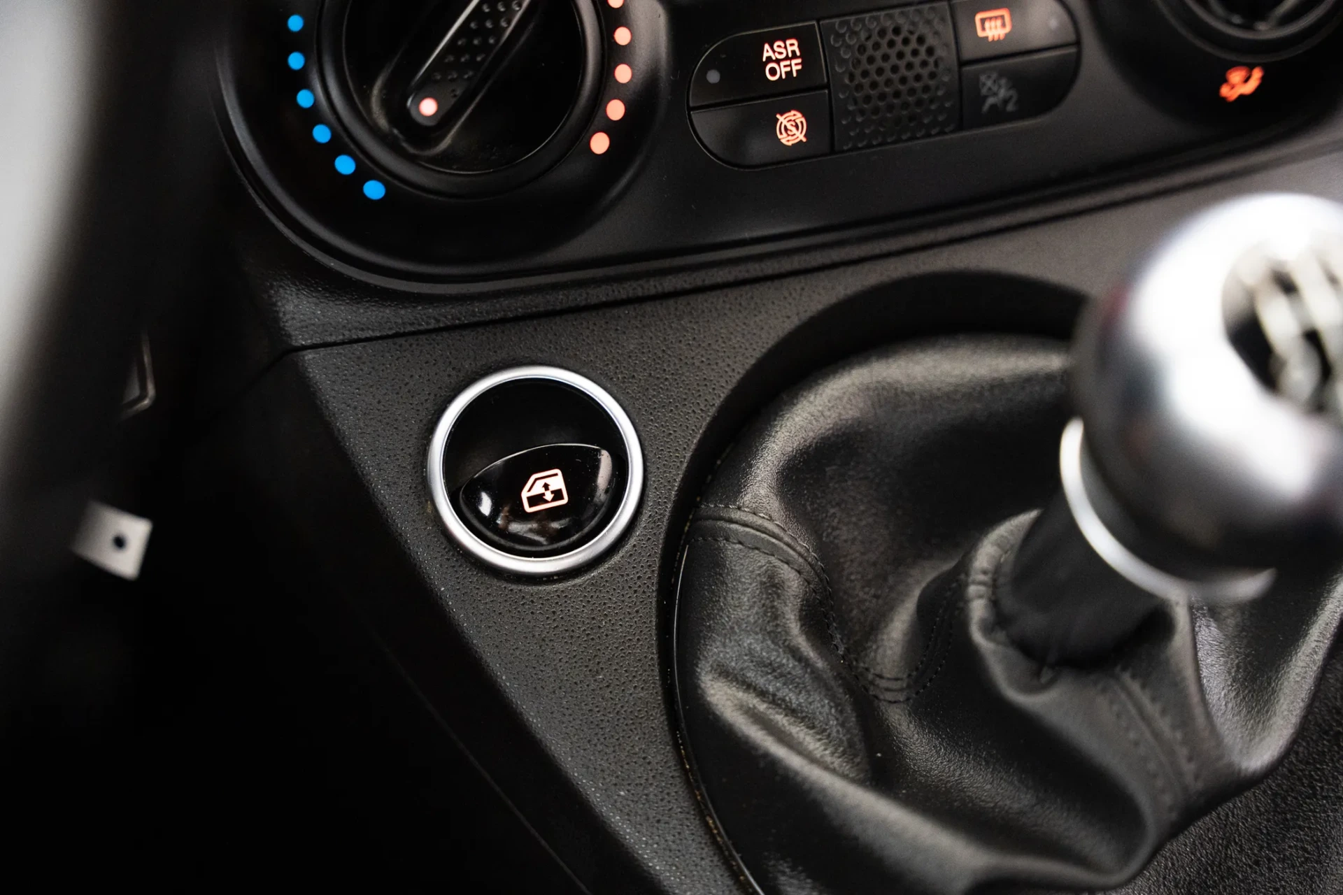 Fiat 500 1.0 Hybrid Connect 19