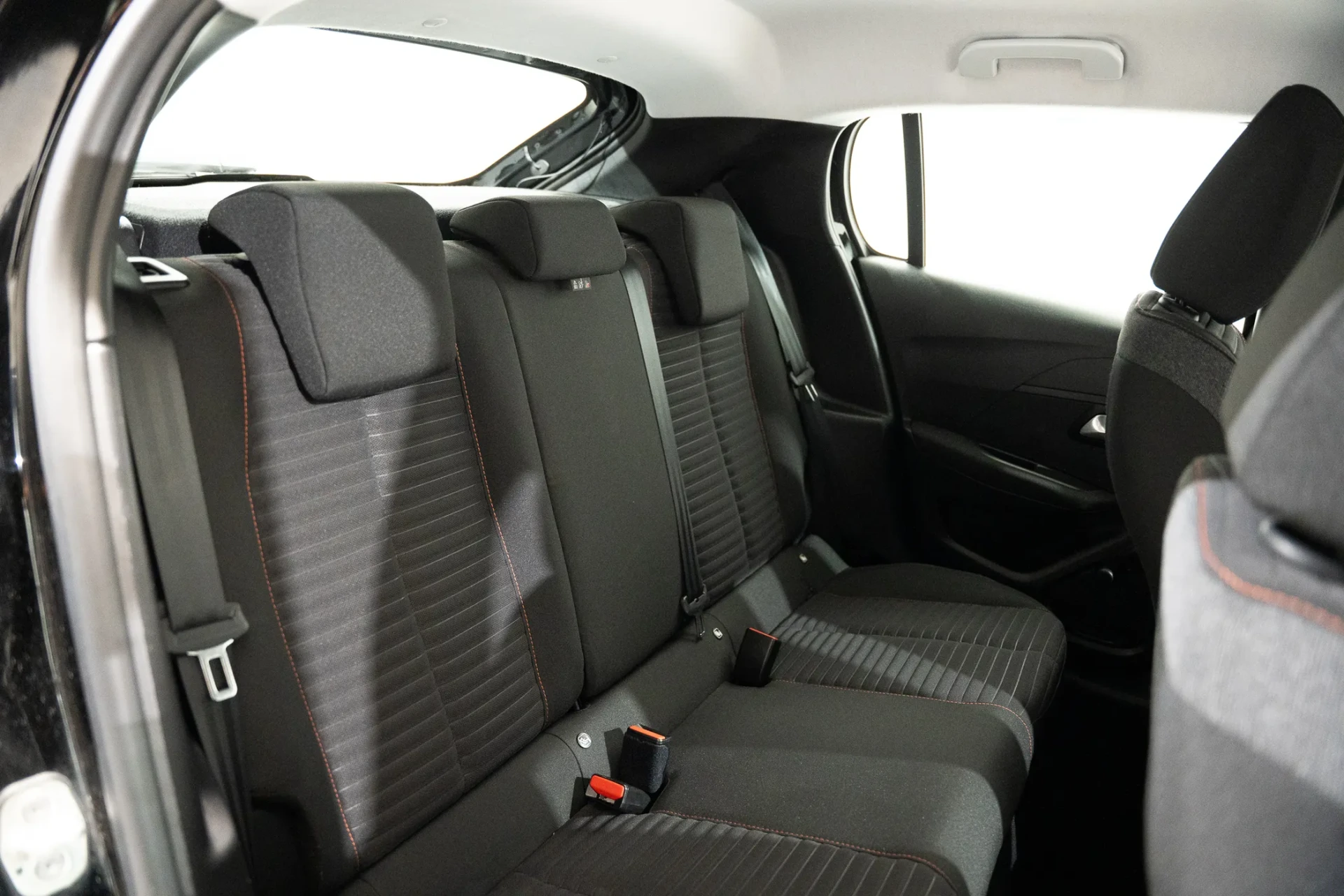 Peugeot 208 1.2 PureTech Active 23
