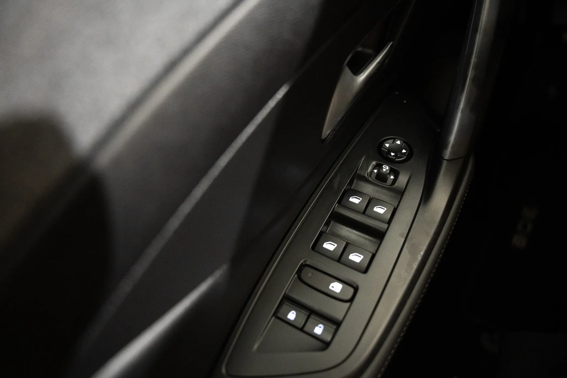 Peugeot 308 1.2 PureTech Allure Pack EAT8 28