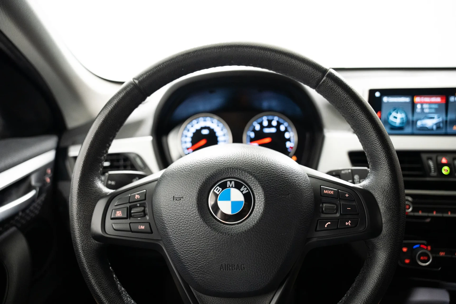 BMW X1 25 e xDrive Corporate Edition 14