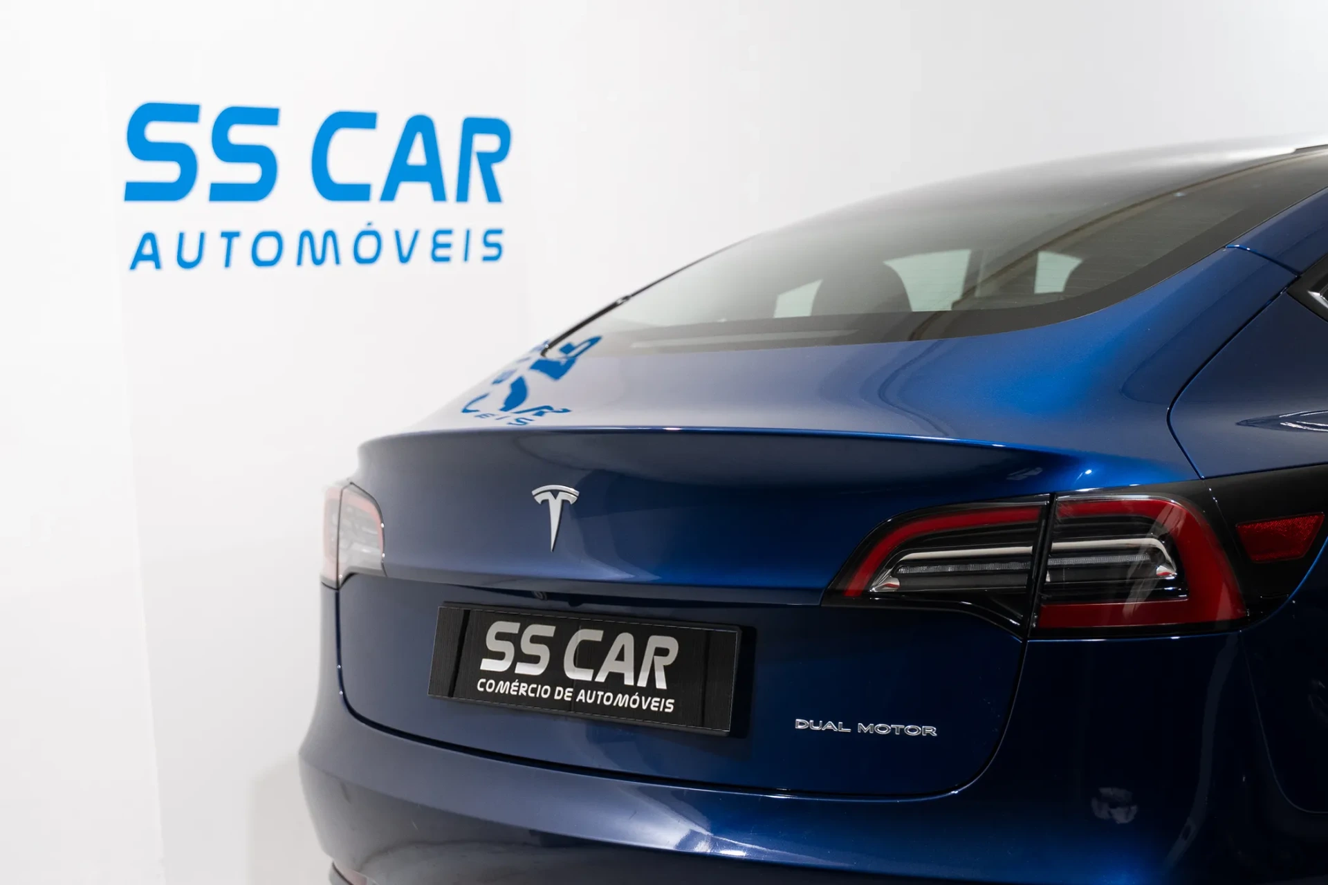 Tesla Model 3 Long-Range Dual Motor AWD 8