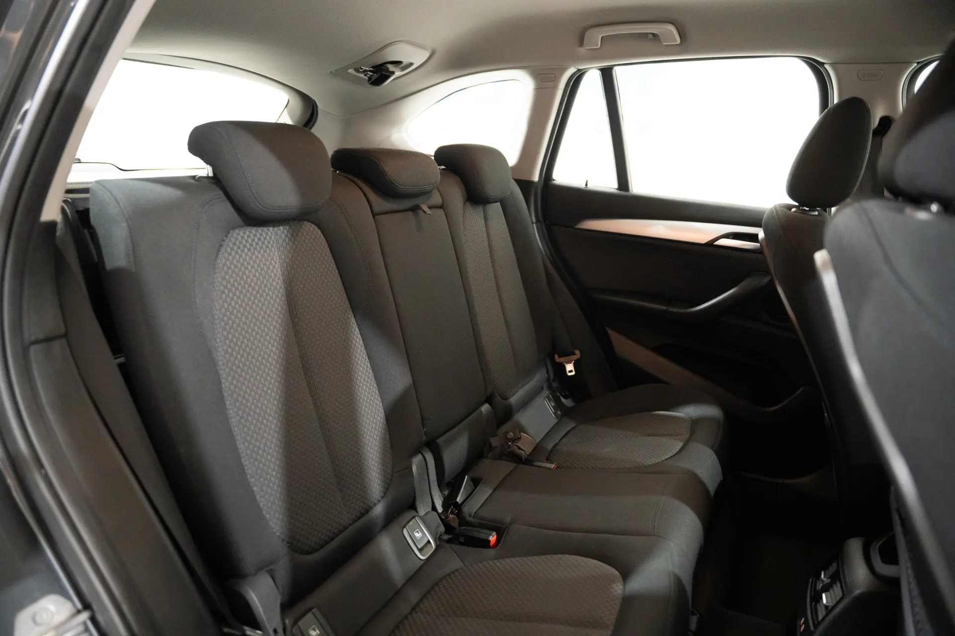 BMW X1 18 d sDrive Advantage 27