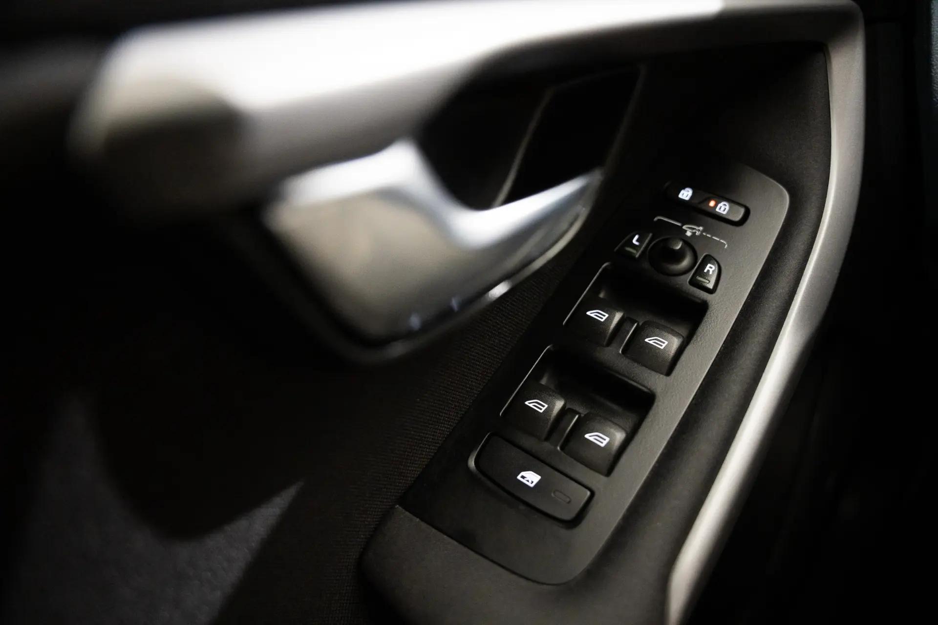 Volvo V40 2.0 D2 Momentum Geartronic 19