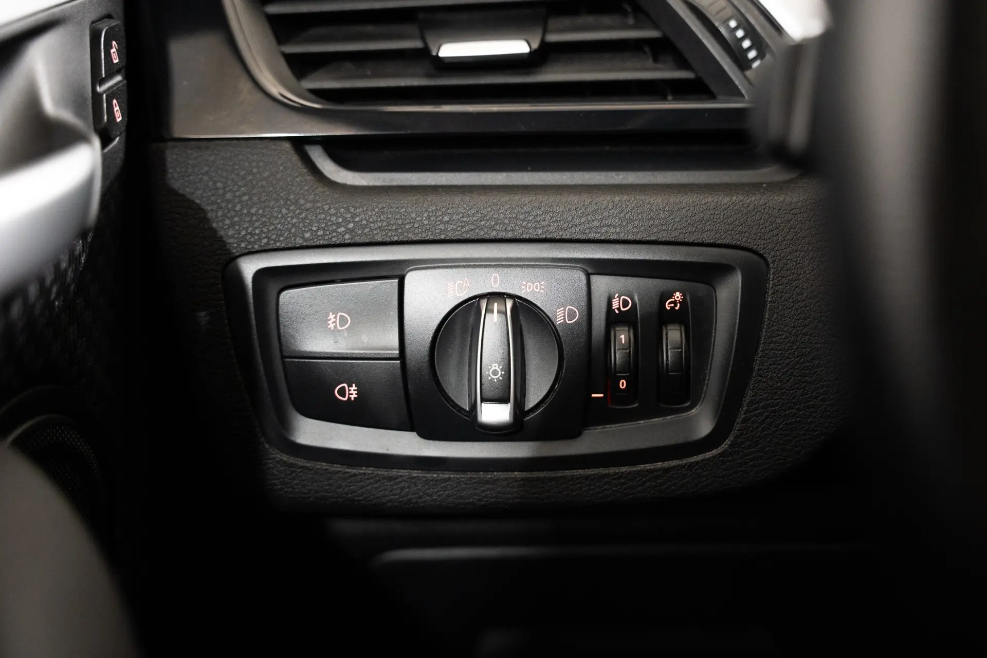 BMW X1 18 d sDrive Advantage 12