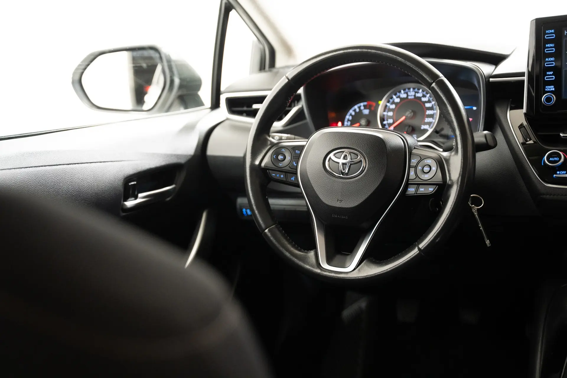 Toyota Corolla COMFORT 1.5 VVTi 10