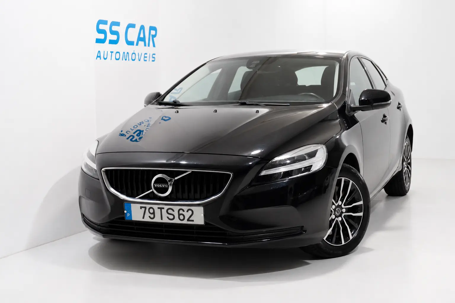 Volvo V40 2.0 D2 Momentum Geartronic 1