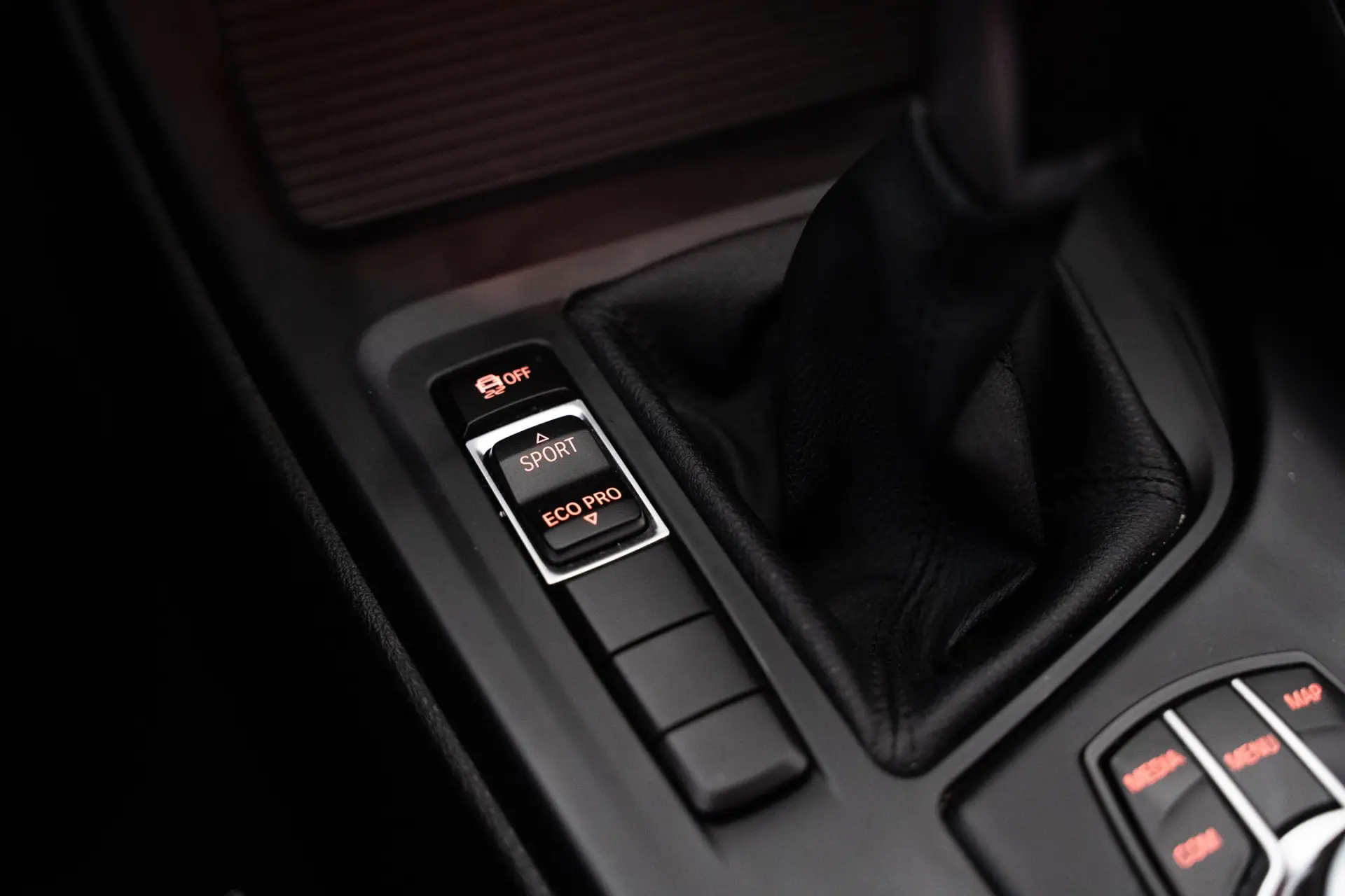 BMW X1 18 d sDrive Advantage 24