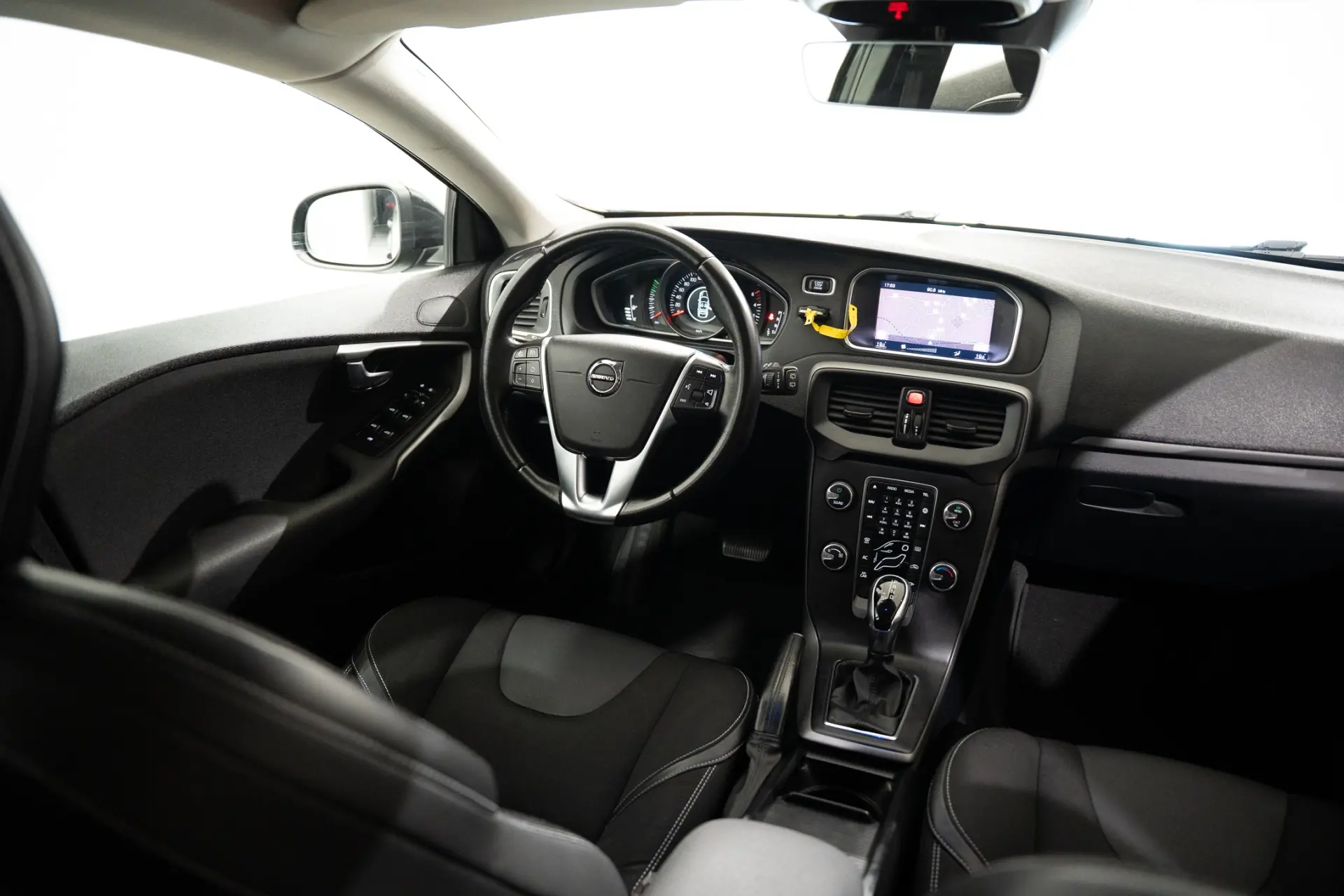 Volvo V40 2.0 D2 Momentum Geartronic 8