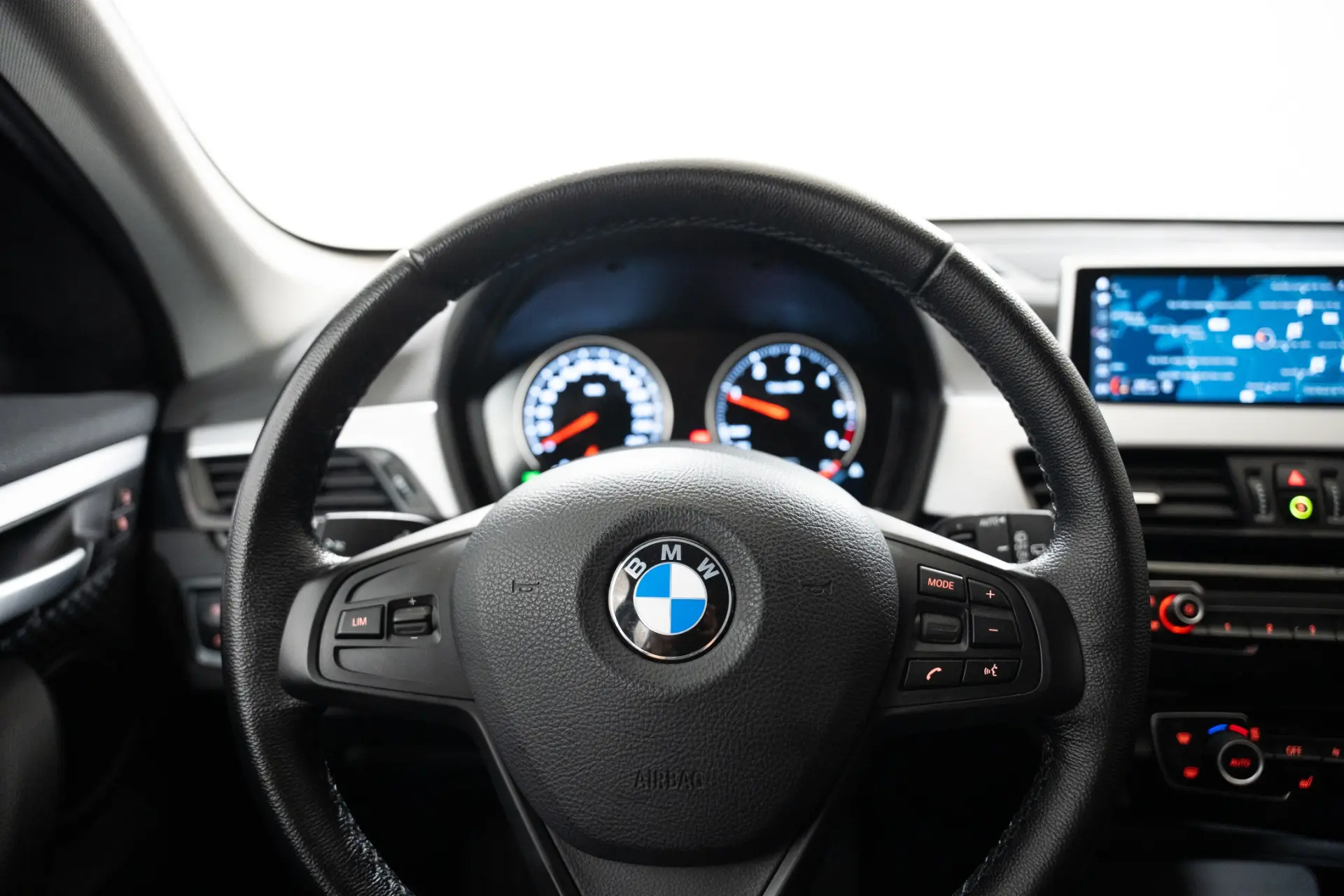 BMW X1 18 d sDrive Advantage 14