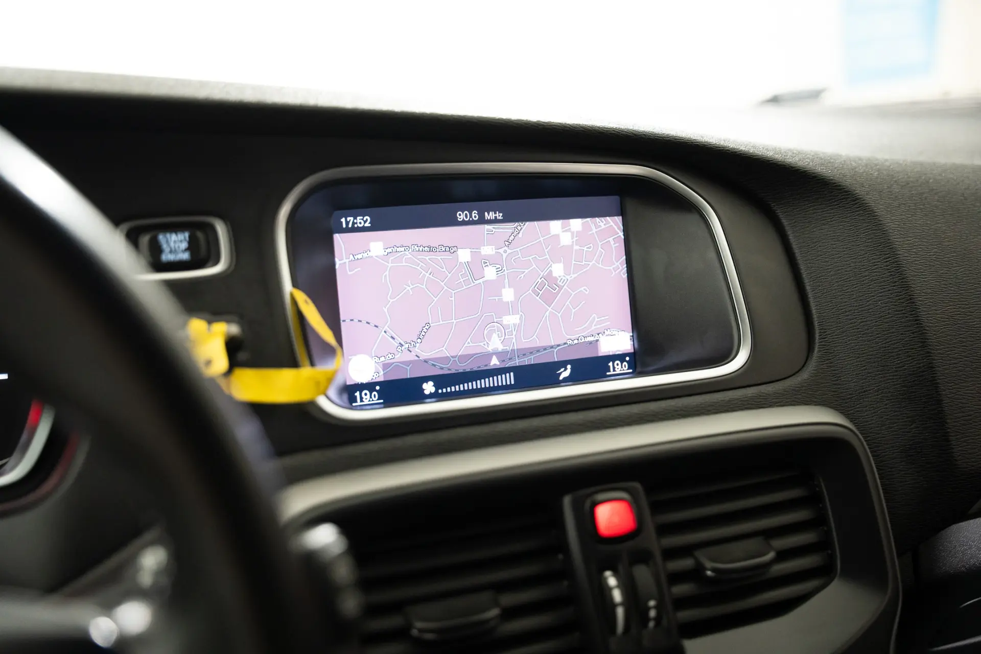 Volvo V40 2.0 D2 Momentum Geartronic 16