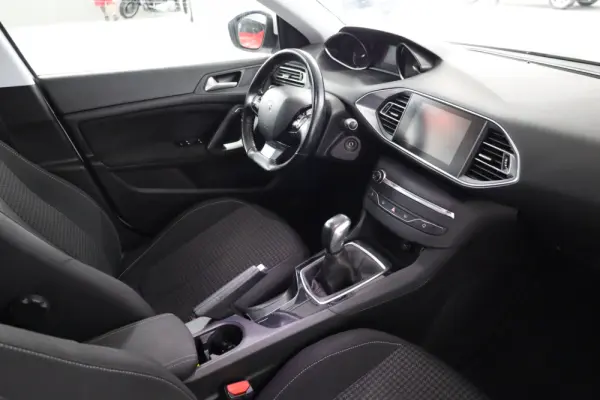 Peugeot 308 SW 1.6 BlueHDi Allure 14